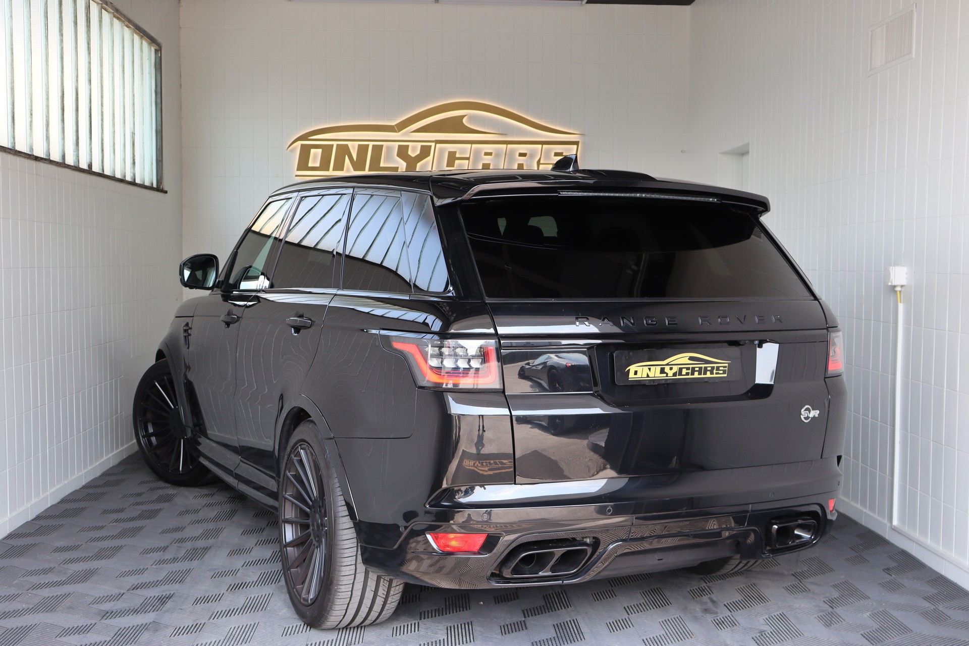 LAND ROVER Range Rover Sport 5.0 V8 S/C SVR Automatic-image-5