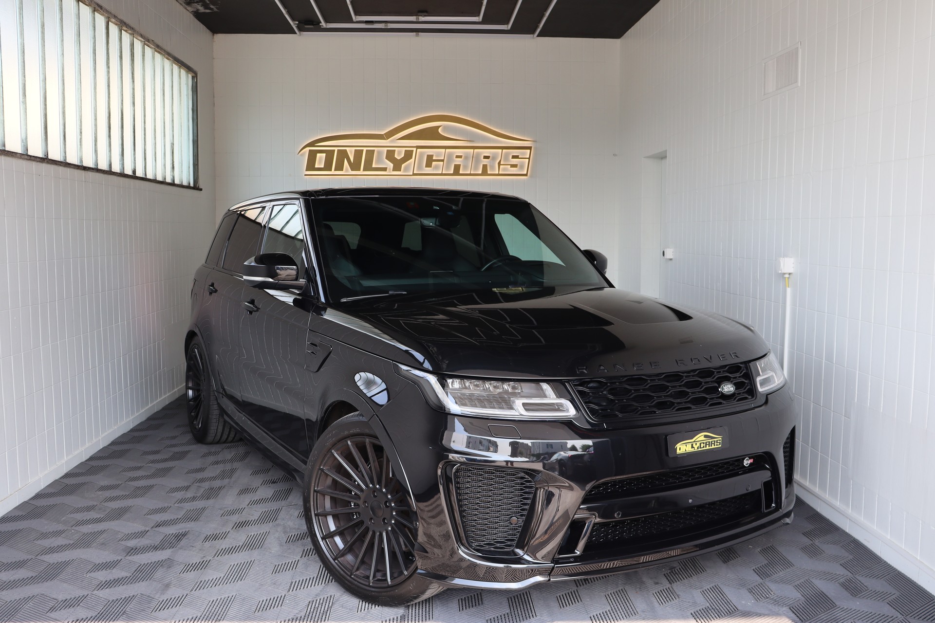 LAND ROVER Range Rover Sport 5.0 V8 S/C SVR Automatic-image-0