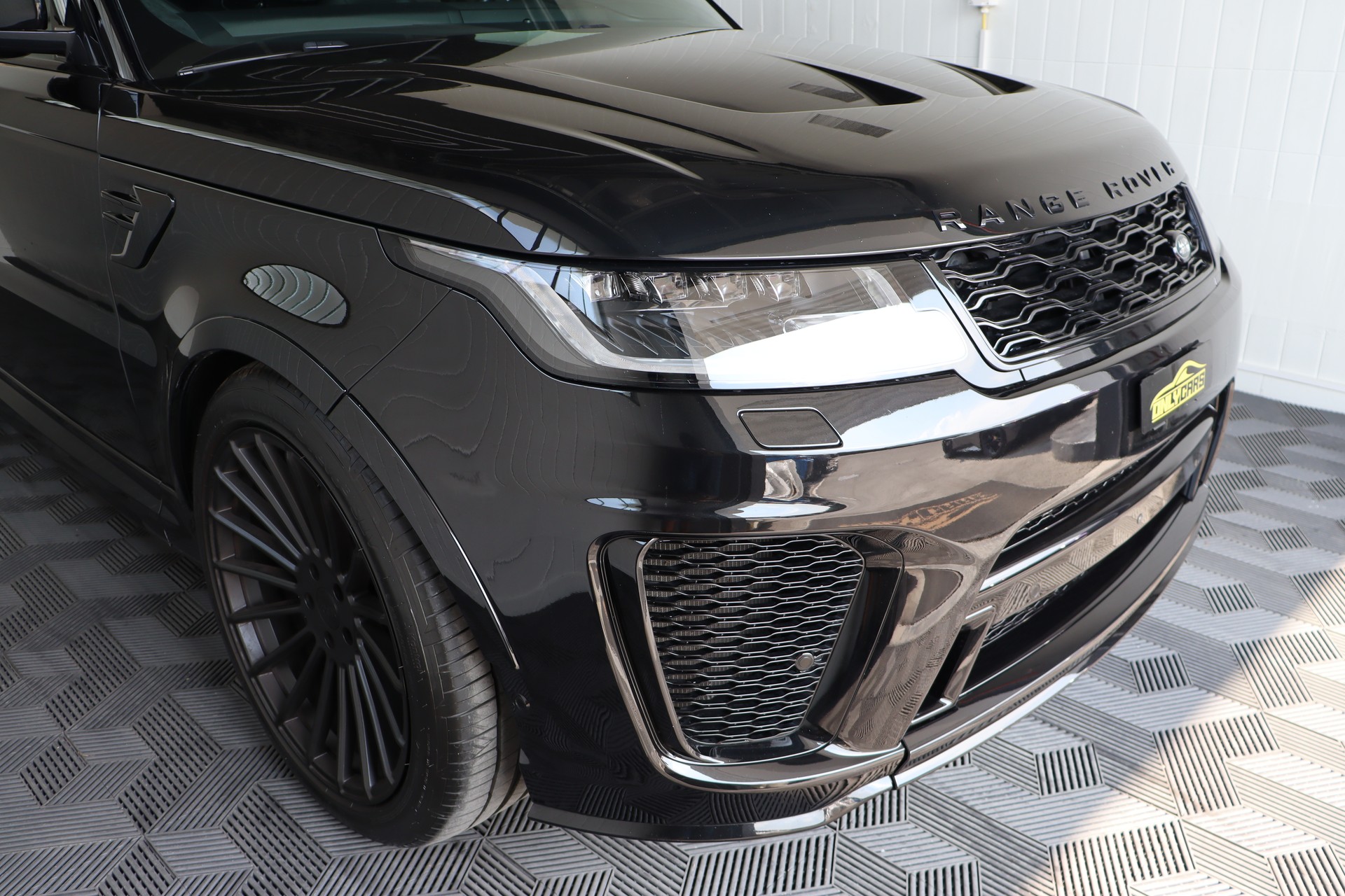 LAND ROVER Range Rover Sport 5.0 V8 S/C SVR Automatic-image-3