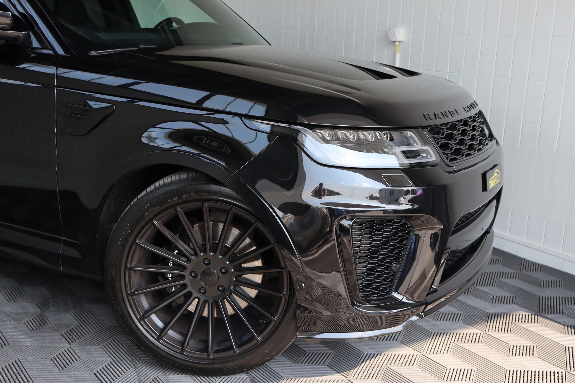 LAND ROVER Range Rover Sport 5.0 V8 S/C SVR Automatic-image-4