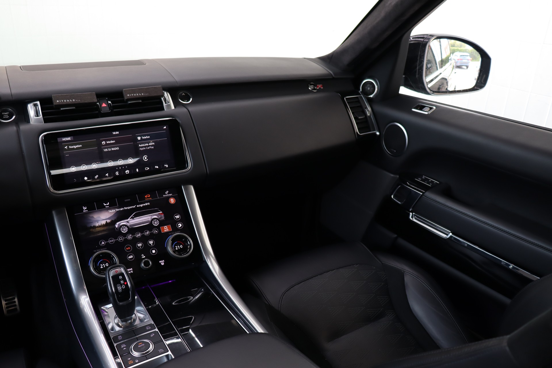 LAND ROVER Range Rover Sport 5.0 V8 S/C SVR Automatic-image-12