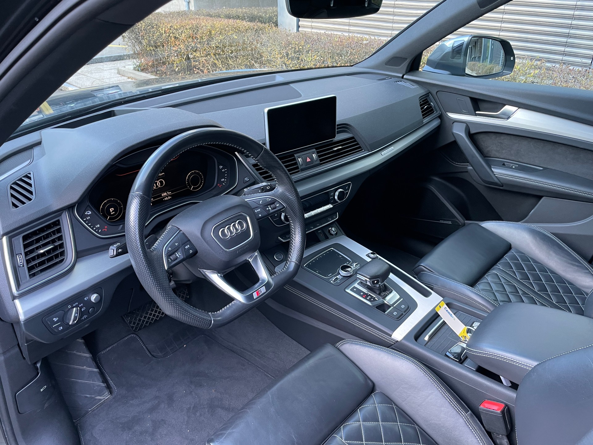 AUDI Q5 55 TFSI e sport quattro-image-8