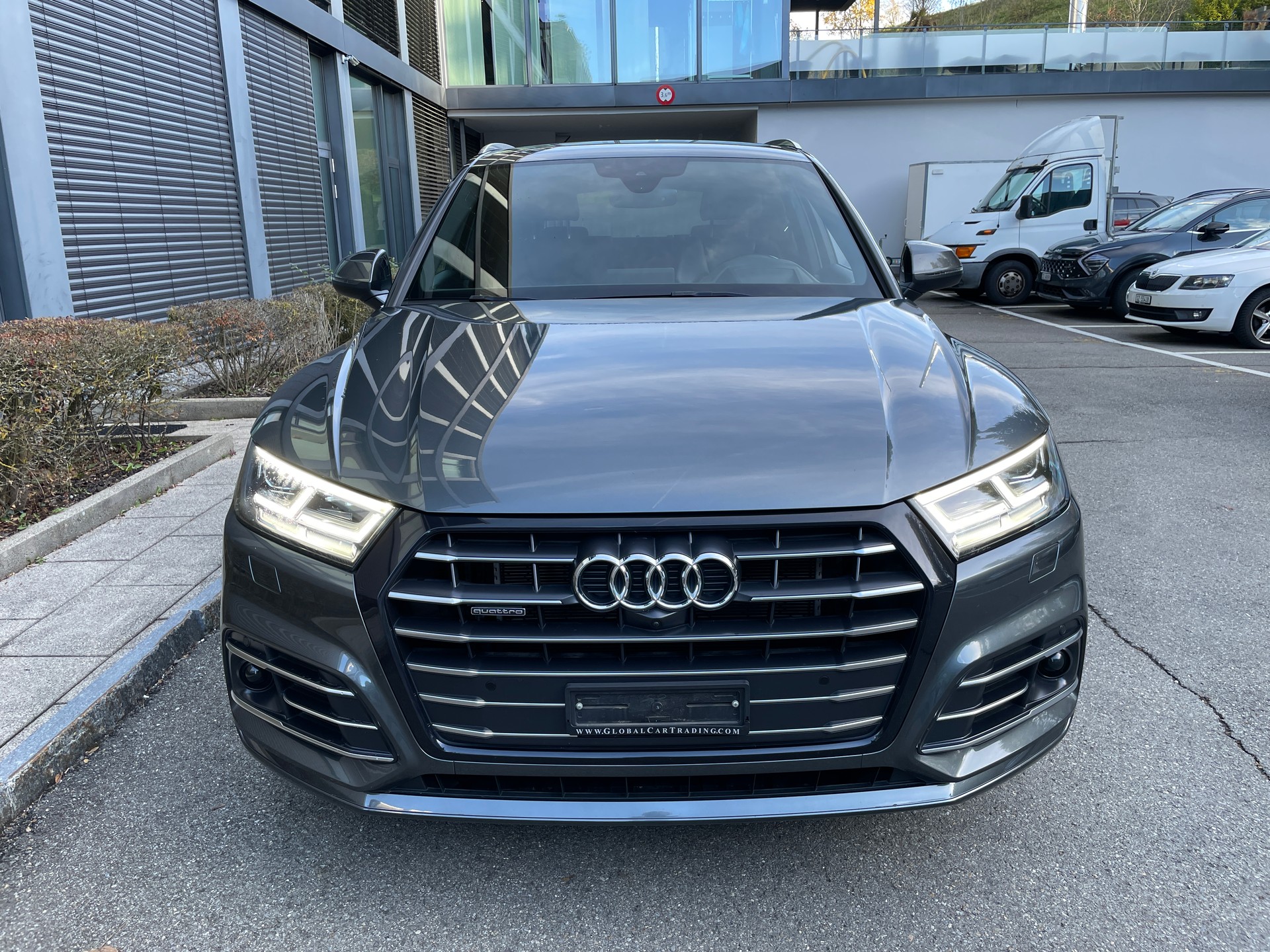 AUDI Q5 55 TFSI e sport quattro-image-1
