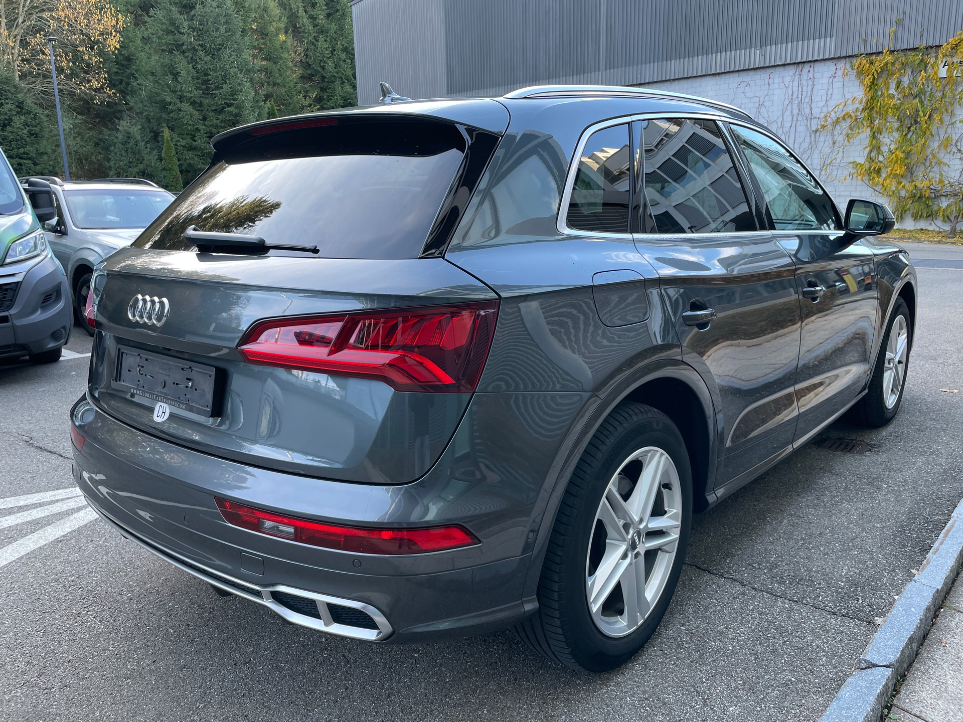 AUDI Q5 55 TFSI e sport quattro-image-3