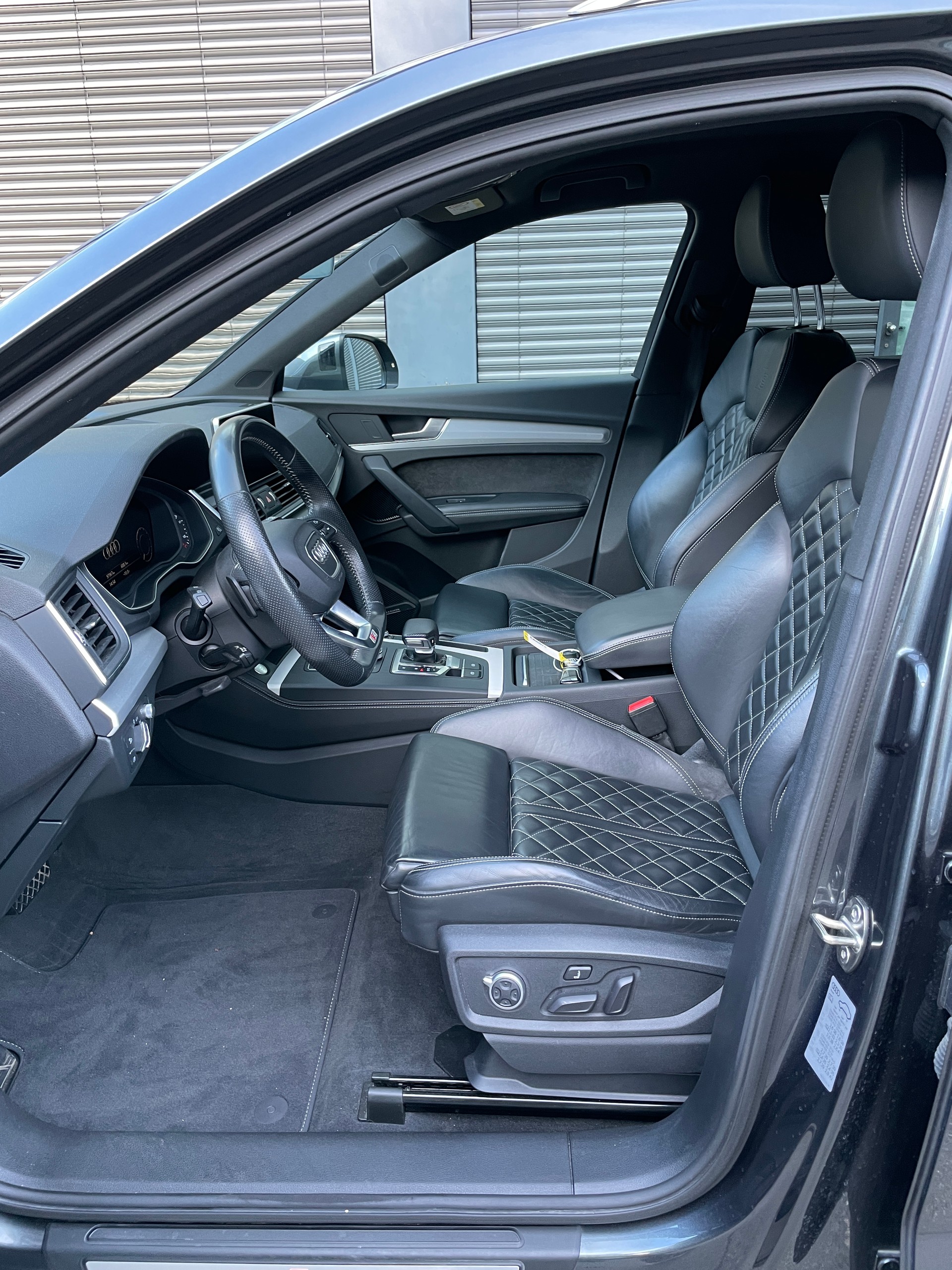 AUDI Q5 55 TFSI e sport quattro-image-10