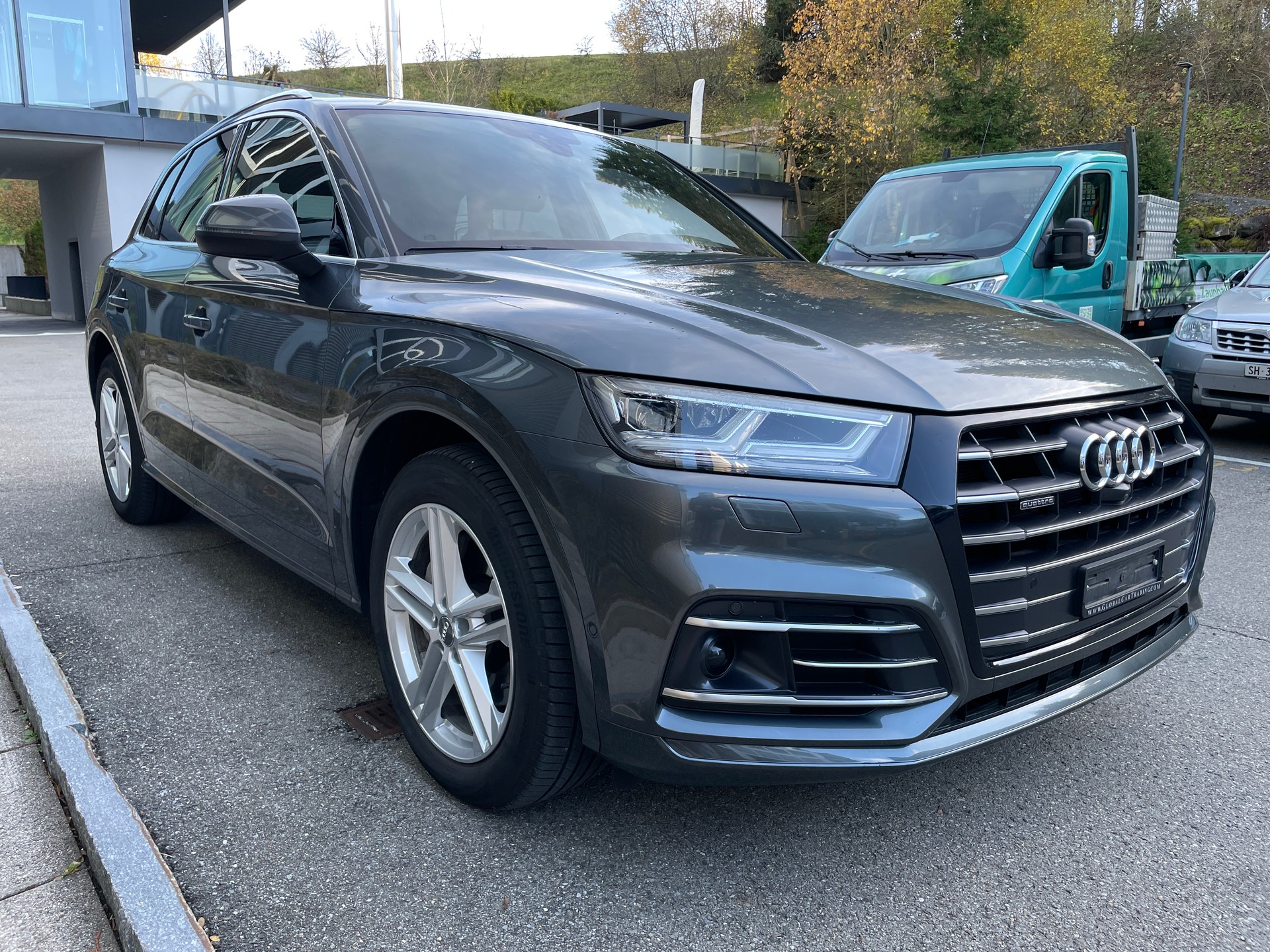 AUDI Q5 55 TFSI e sport quattro-image-2