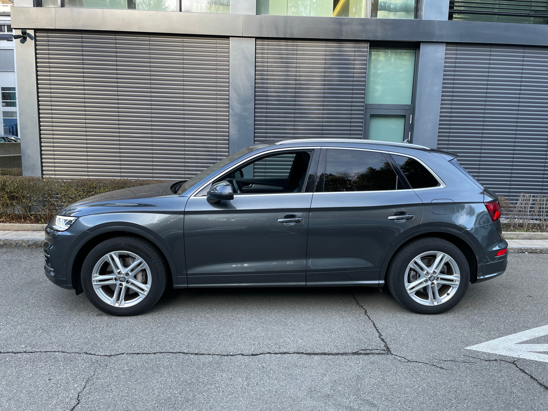 AUDI Q5 55 TFSI e sport quattro-image-7