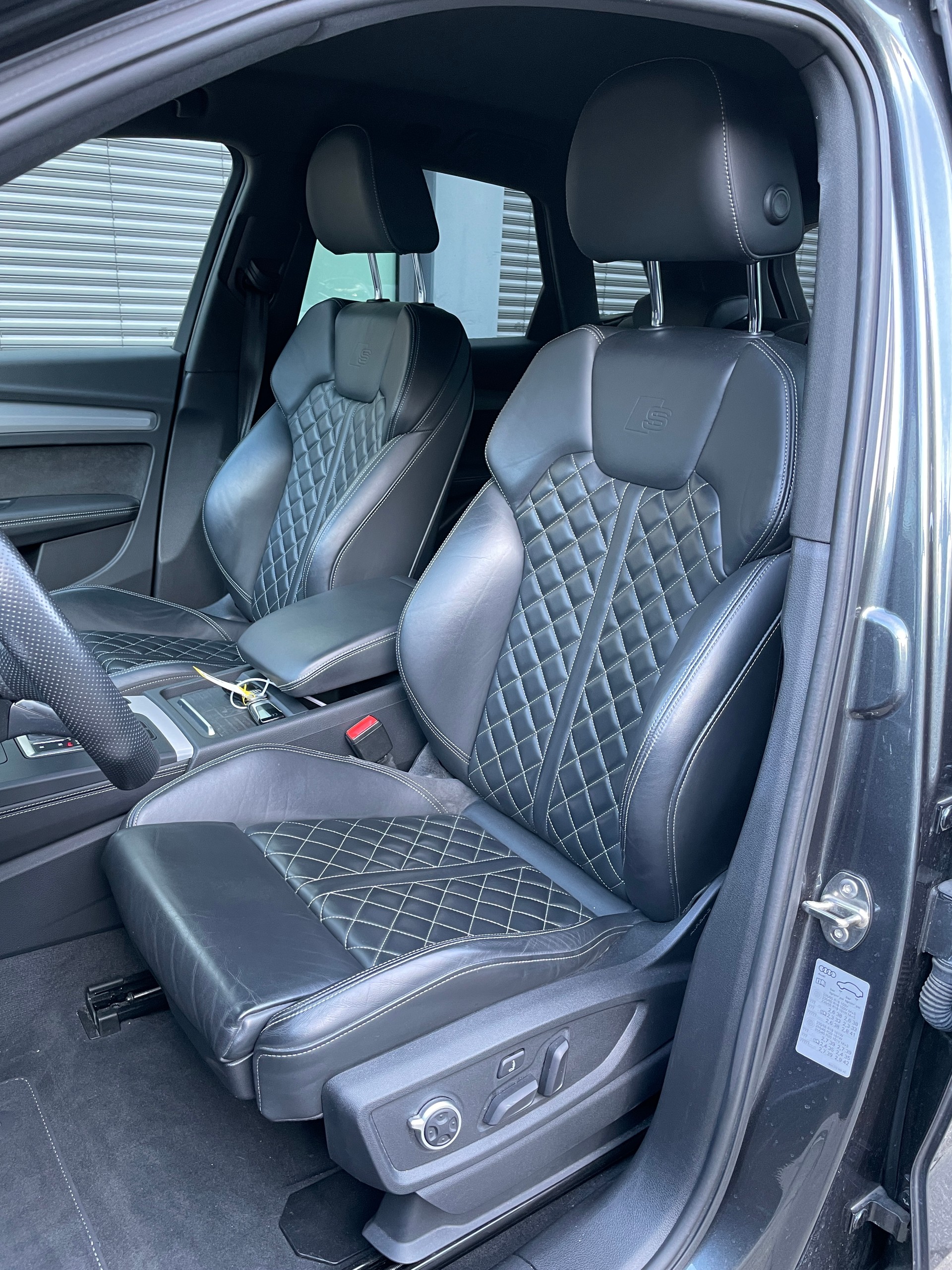 AUDI Q5 55 TFSI e sport quattro-image-11