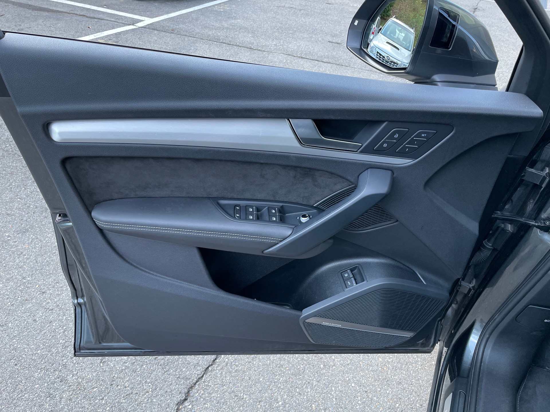 AUDI Q5 55 TFSI e sport quattro-image-9
