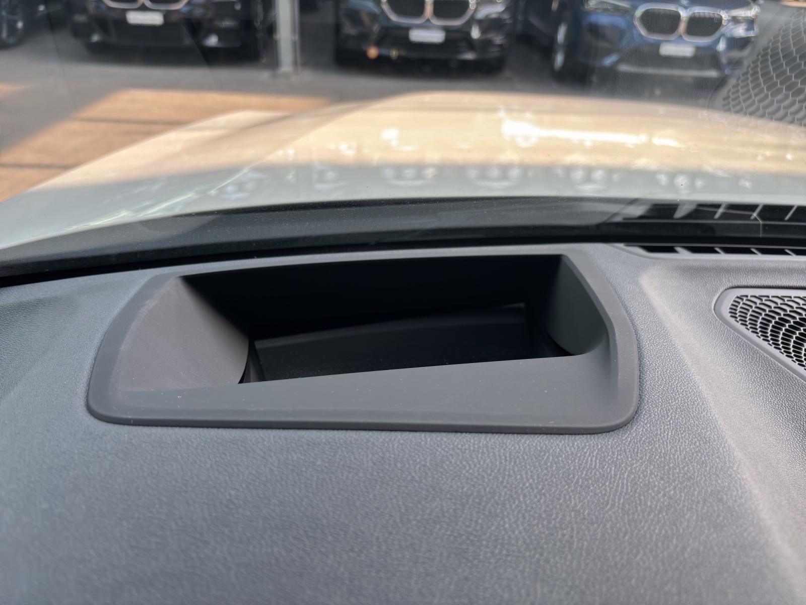 BMW M240i xDrive Coupé-image-14