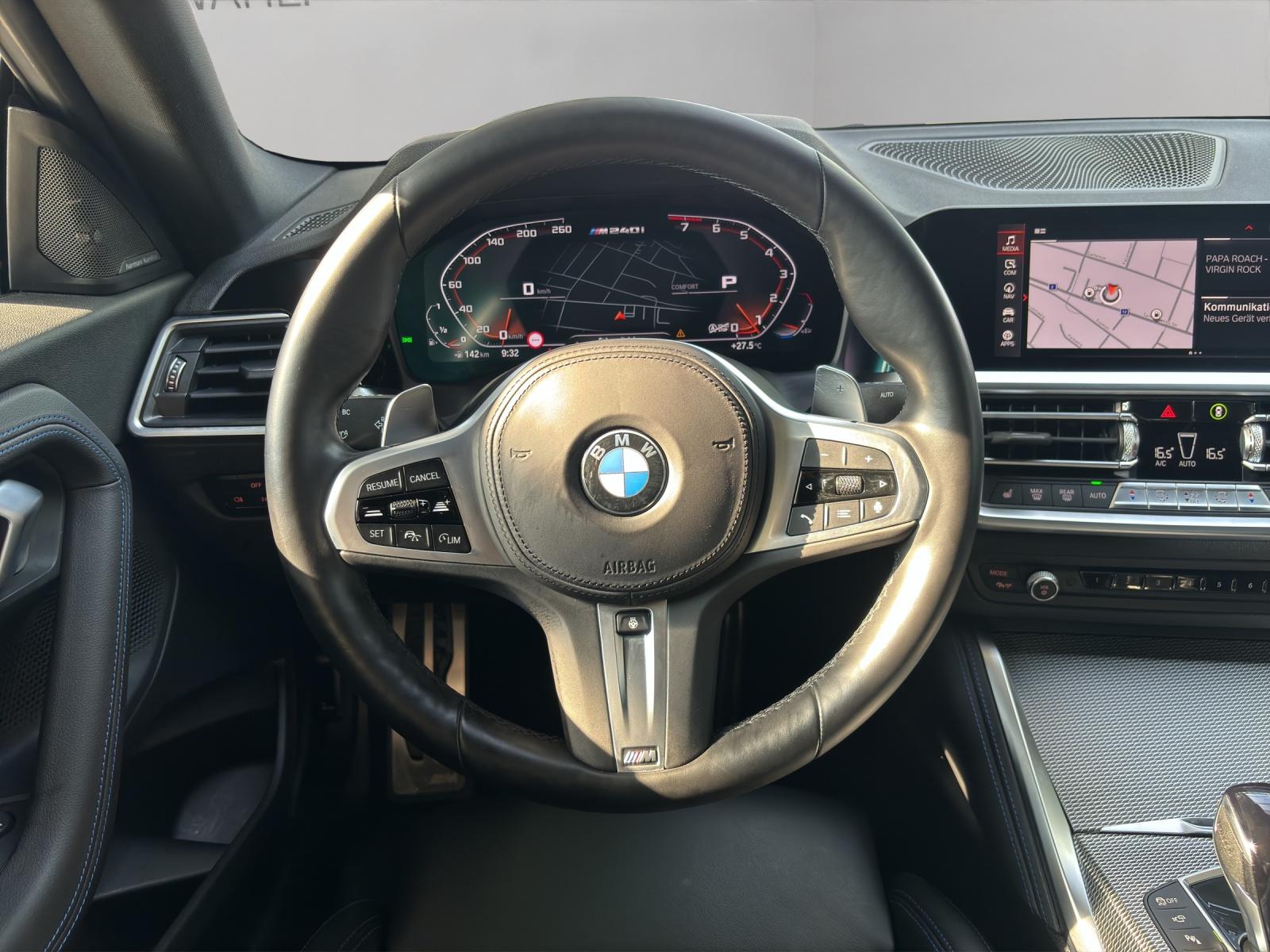 BMW M240i xDrive Coupé-image-11