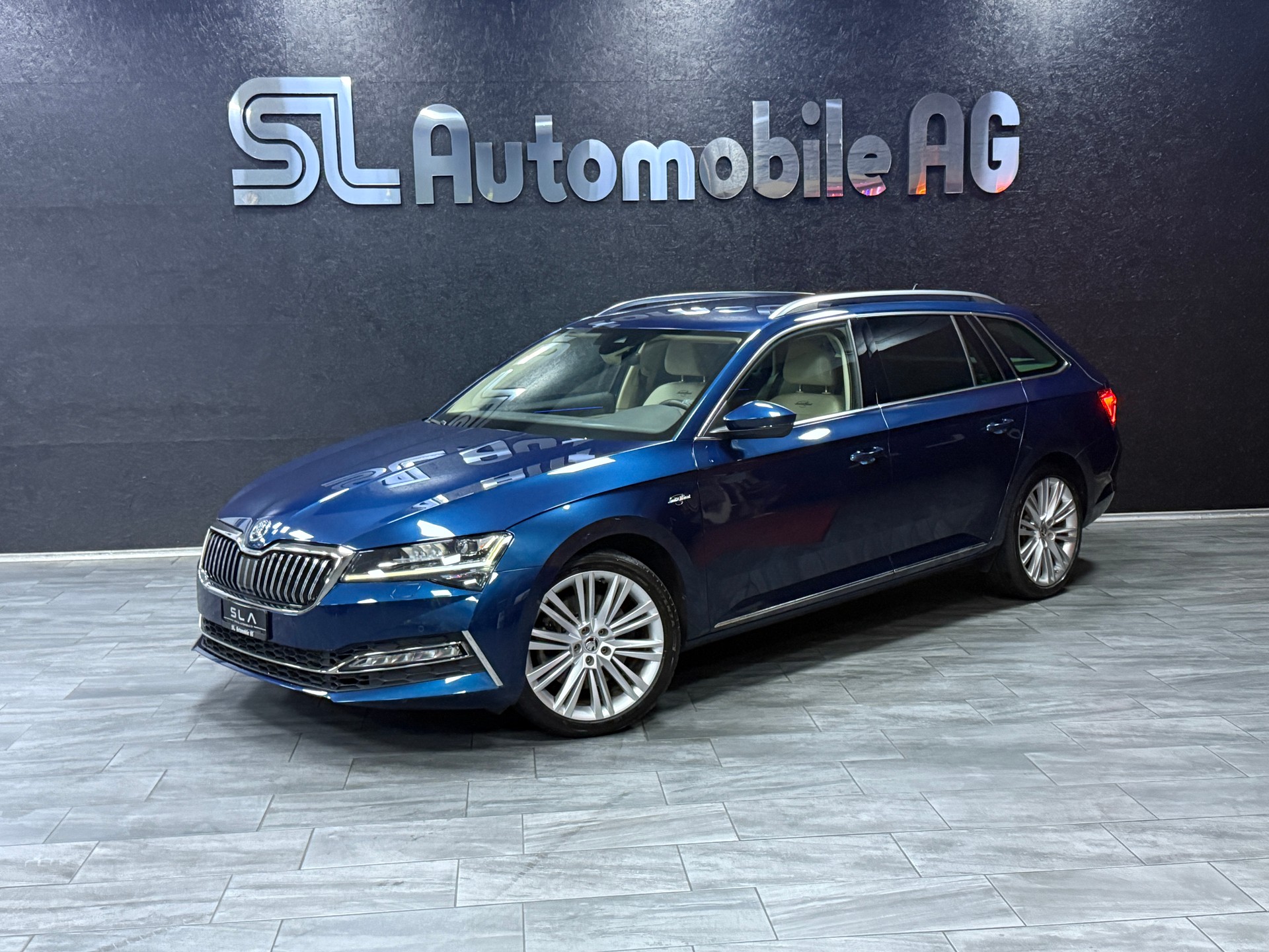 SKODA Superb Combi 2.0 TSI L&K 4x4 DSG / Vollausstattung / AHK / Leasing ab 399.-