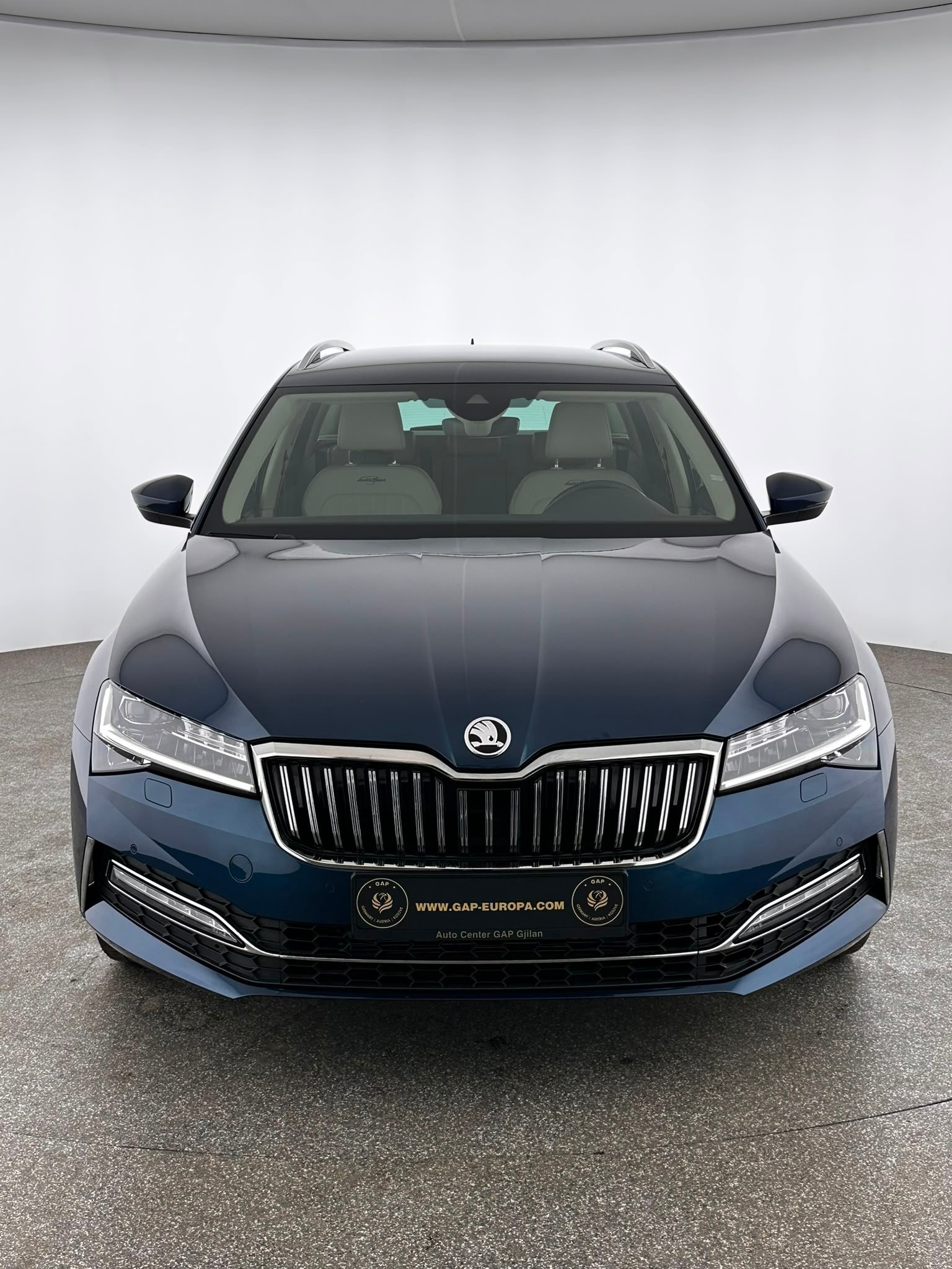 SKODA Superb Combi 2.0 TSI L&K 4x4 DSG / Vollausstattung / AHK / Leasing ab 399.--image-2
