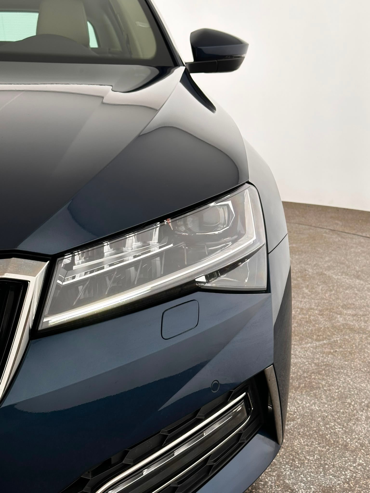 SKODA Superb Combi 2.0 TSI L&K 4x4 DSG / Vollausstattung / AHK / Leasing ab 399.--image-4