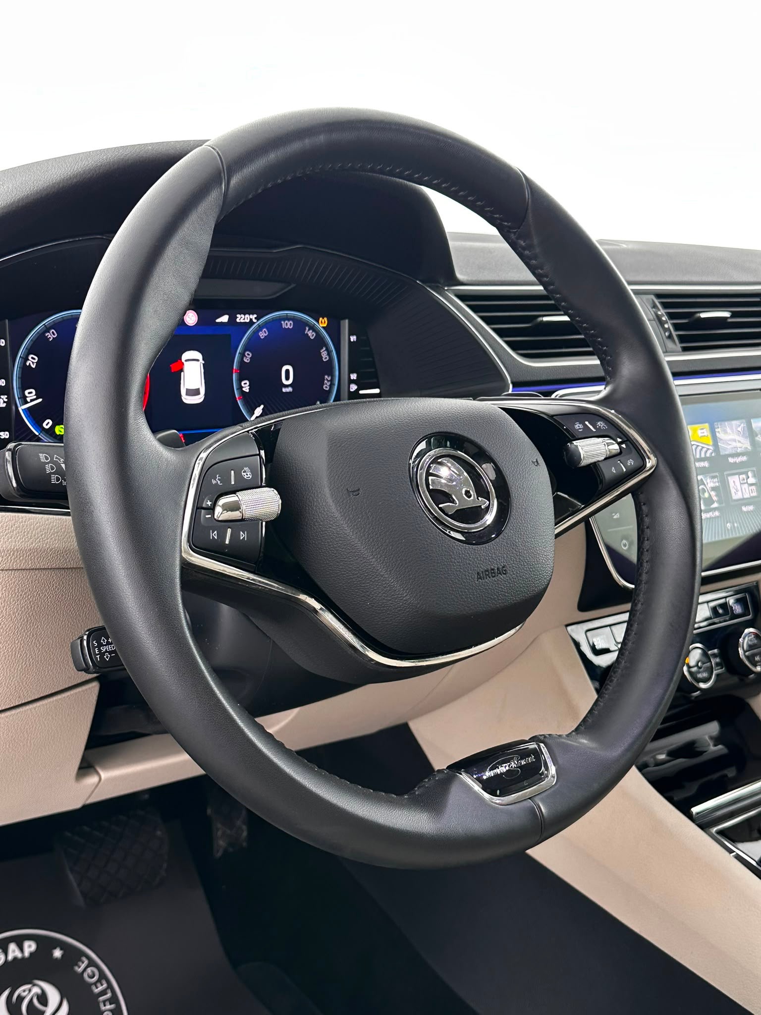 SKODA Superb Combi 2.0 TSI L&K 4x4 DSG / Vollausstattung / AHK / Leasing ab 399.--image-8