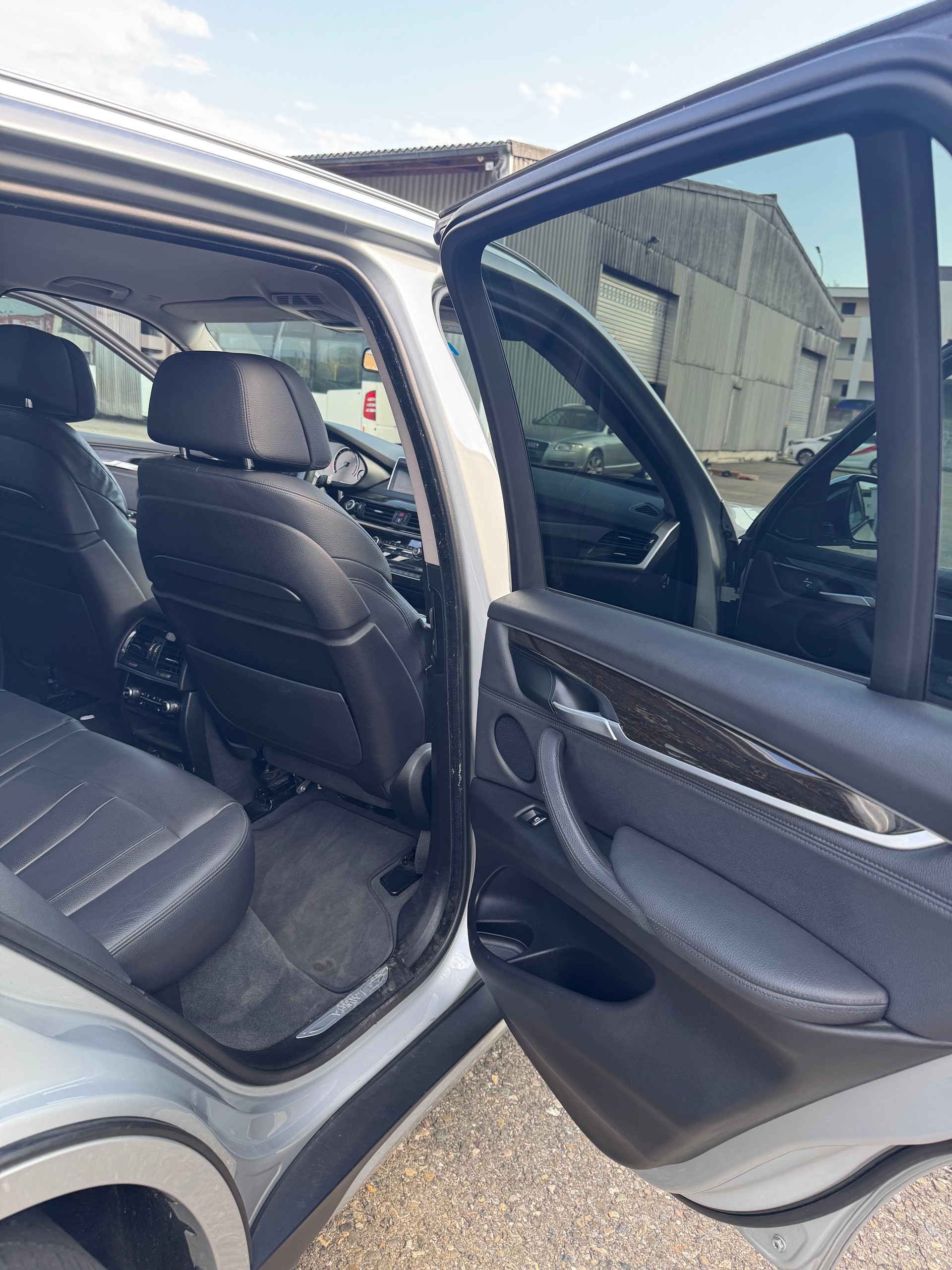 BMW 30d xDrive-image-9