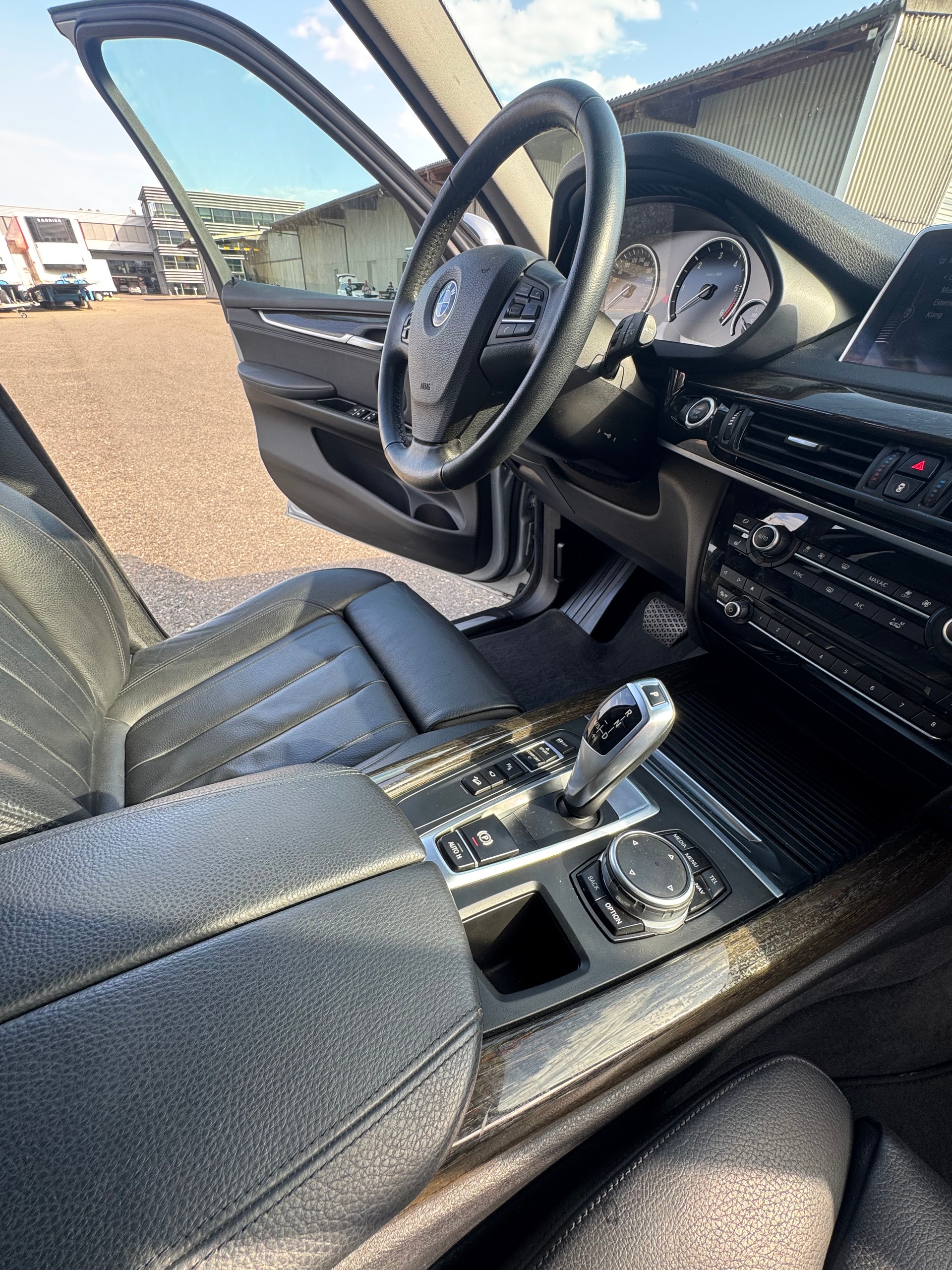 BMW 30d xDrive-image-6