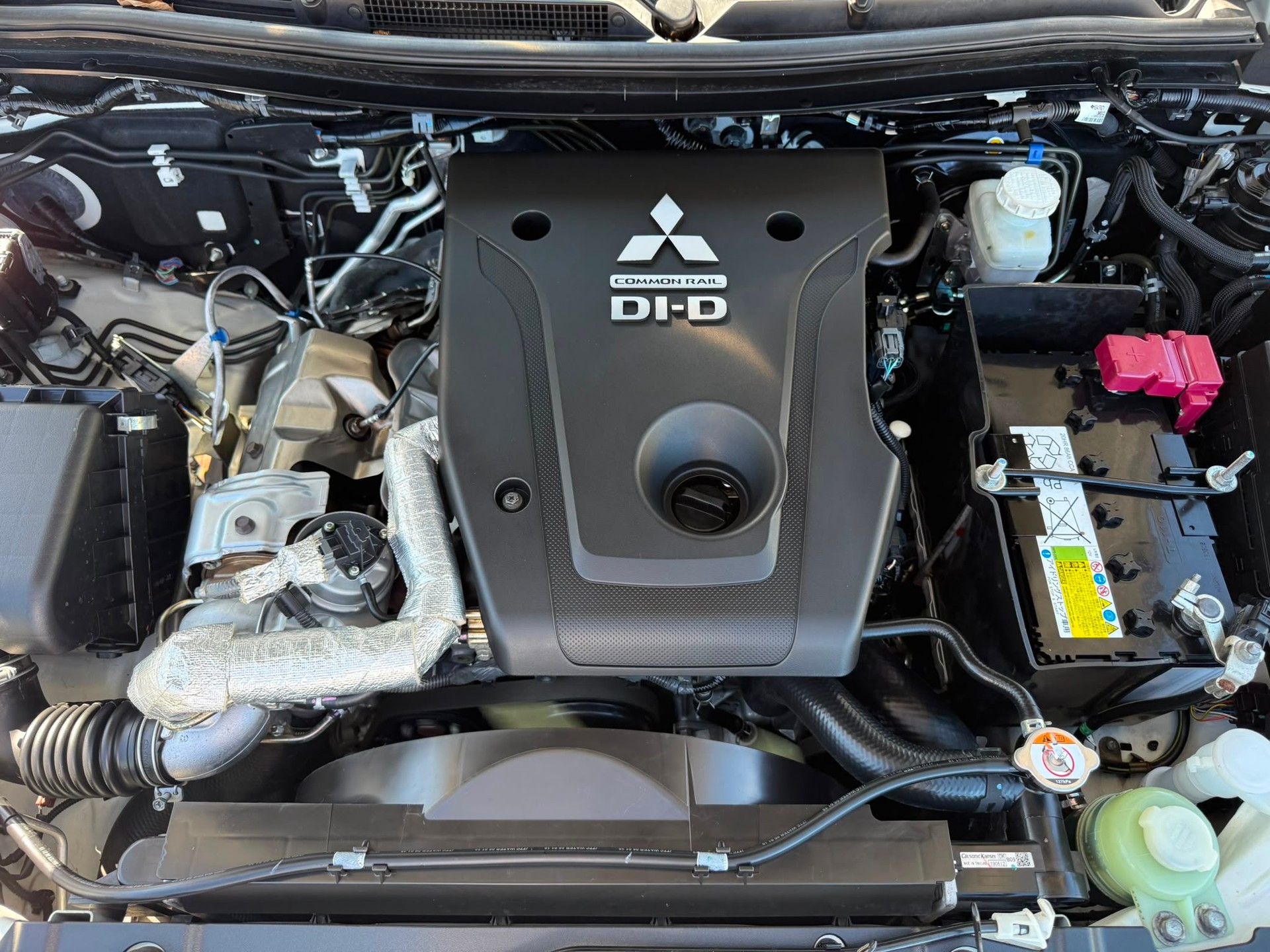 MITSUBISHI L 200 2.2 Diamond Double Cab Automat-image-11