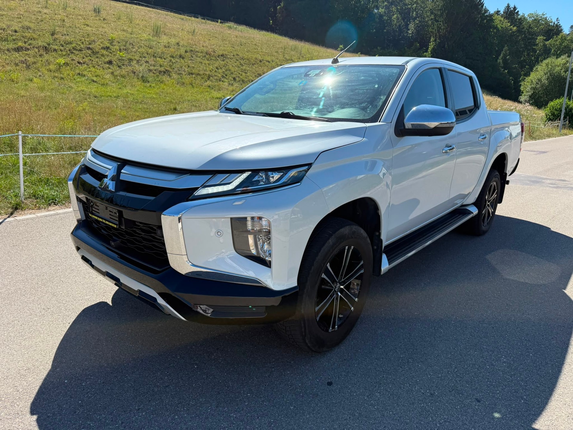 MITSUBISHI L 200 2.2 Diamond Double Cab Automat-image-2