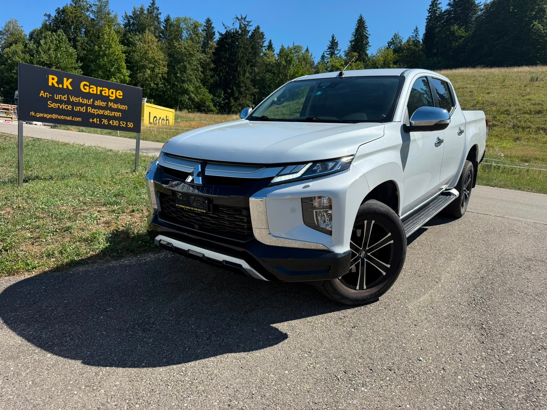 MITSUBISHI L 200 2.2 Diamond Double Cab Automat-image-0