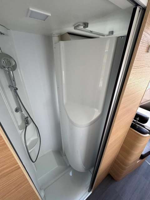 ADRIA CORAL AXESS 600 SL-image-11
