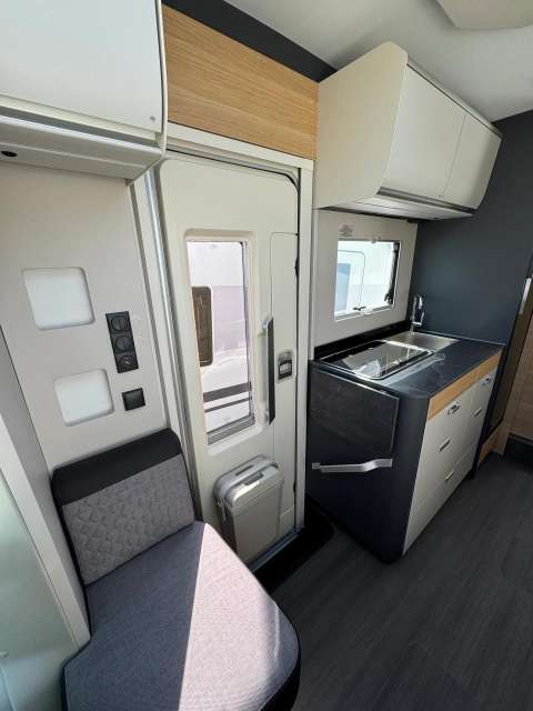 ADRIA CORAL AXESS 600 SL-image-9