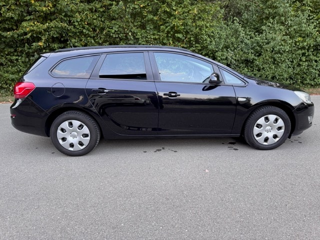 OPEL Astra SportsTourer 1.4i 16V Turbo Enjoy-image-3
