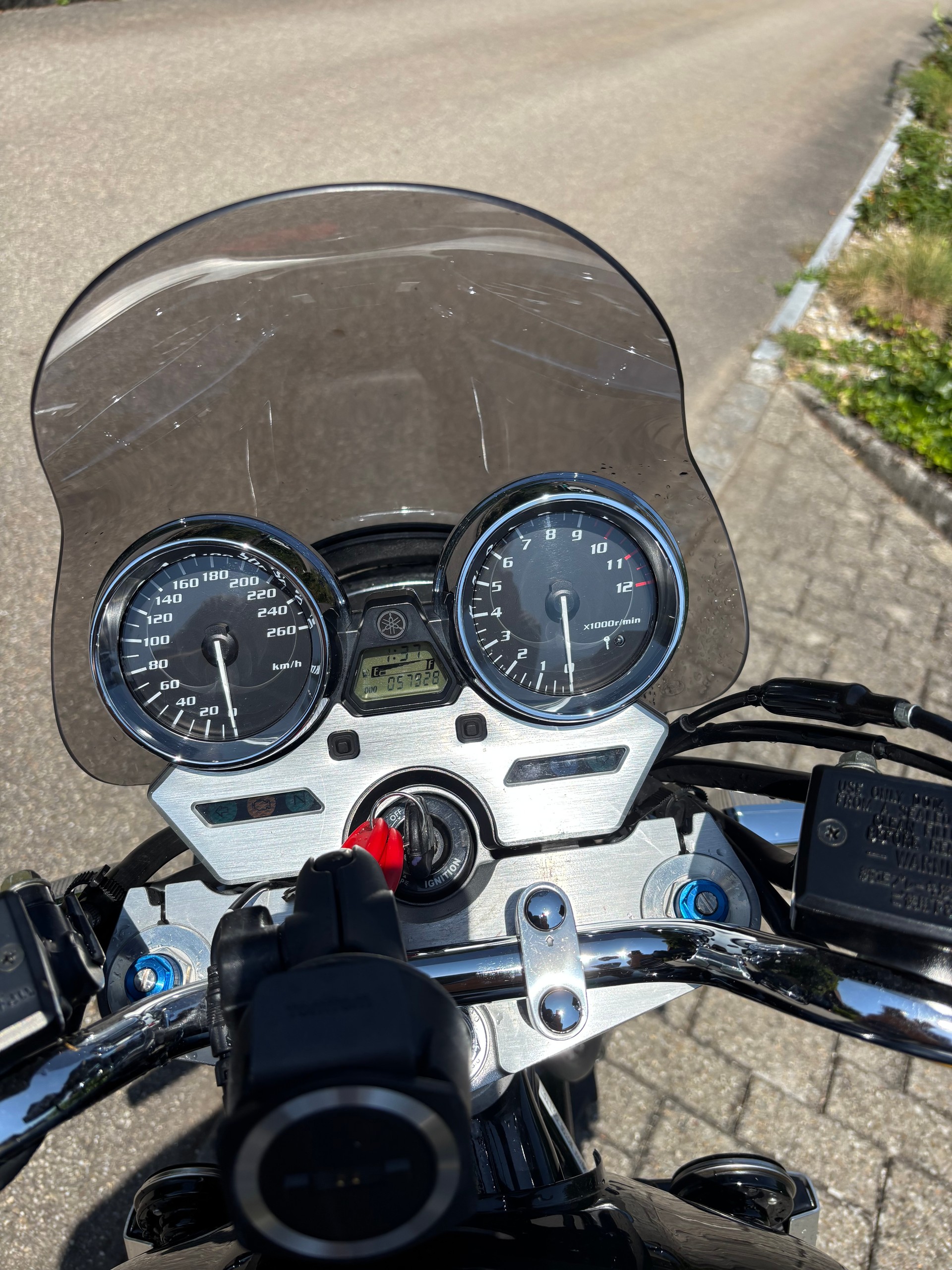YAMAHA XJR 1300-image-5