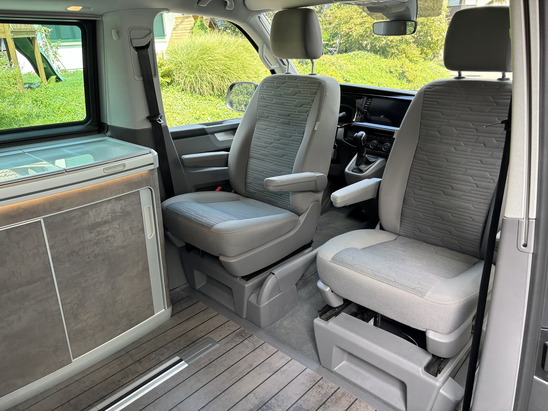 VW T6.1 California 2.0 TDI Ocean Last Edition DSG-image-8