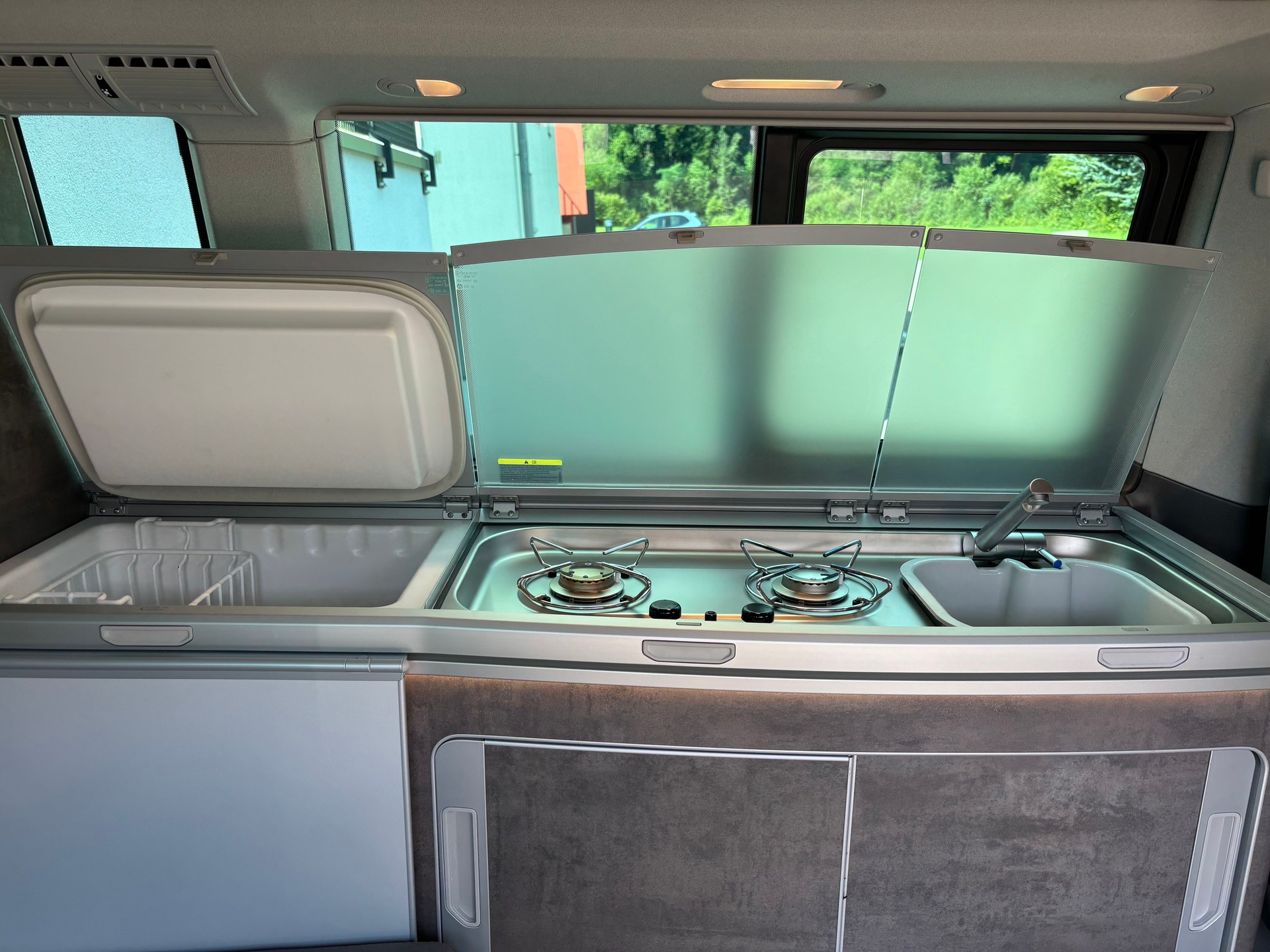 VW T6.1 California 2.0 TDI Ocean Last Edition DSG-image-17