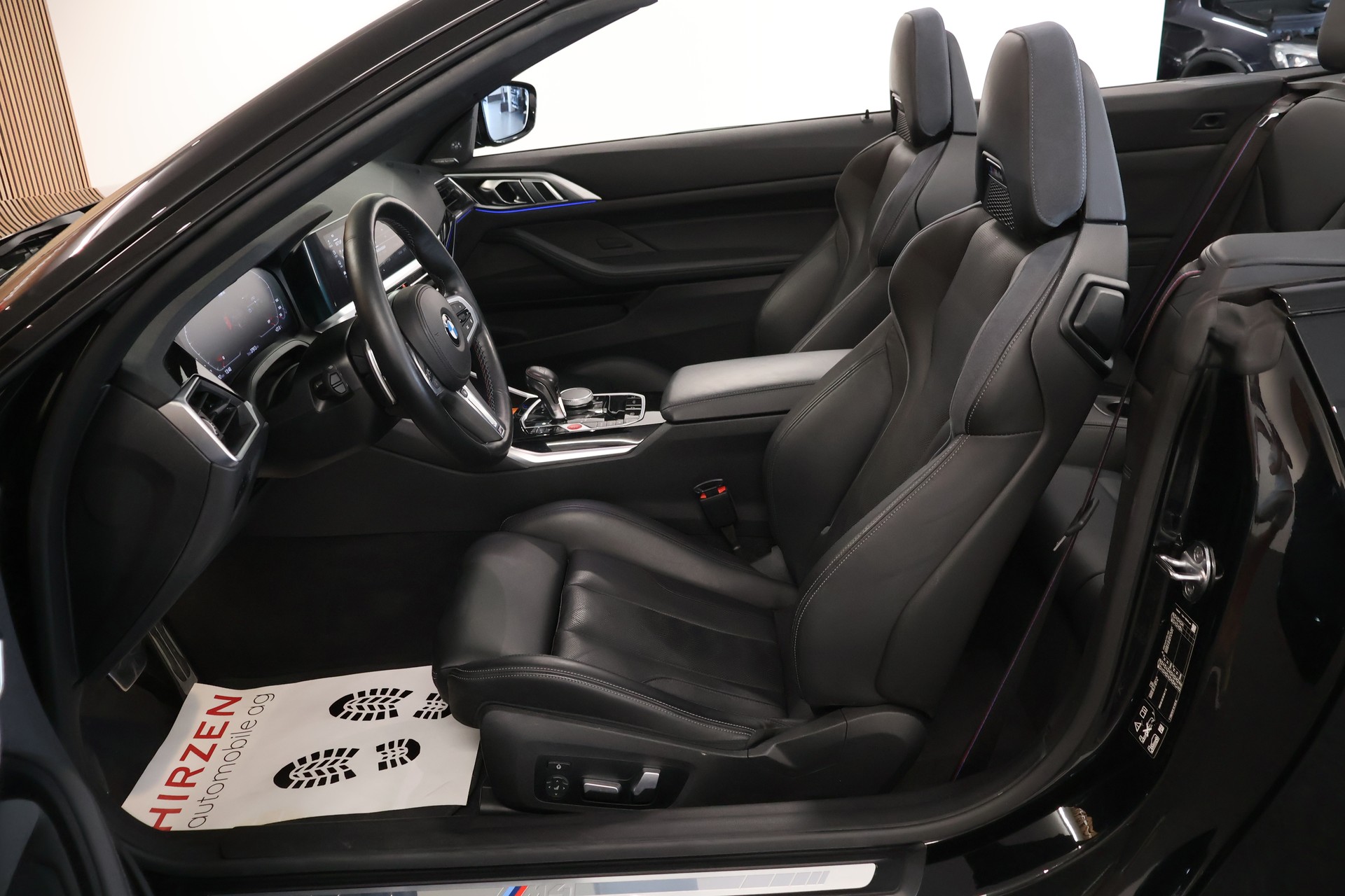 BMW M4 Cabrio Competition M xDrive-image-12