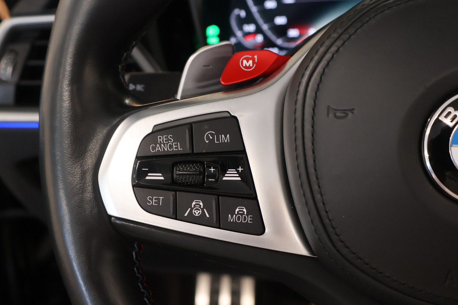 BMW M4 Cabrio Competition M xDrive-image-23