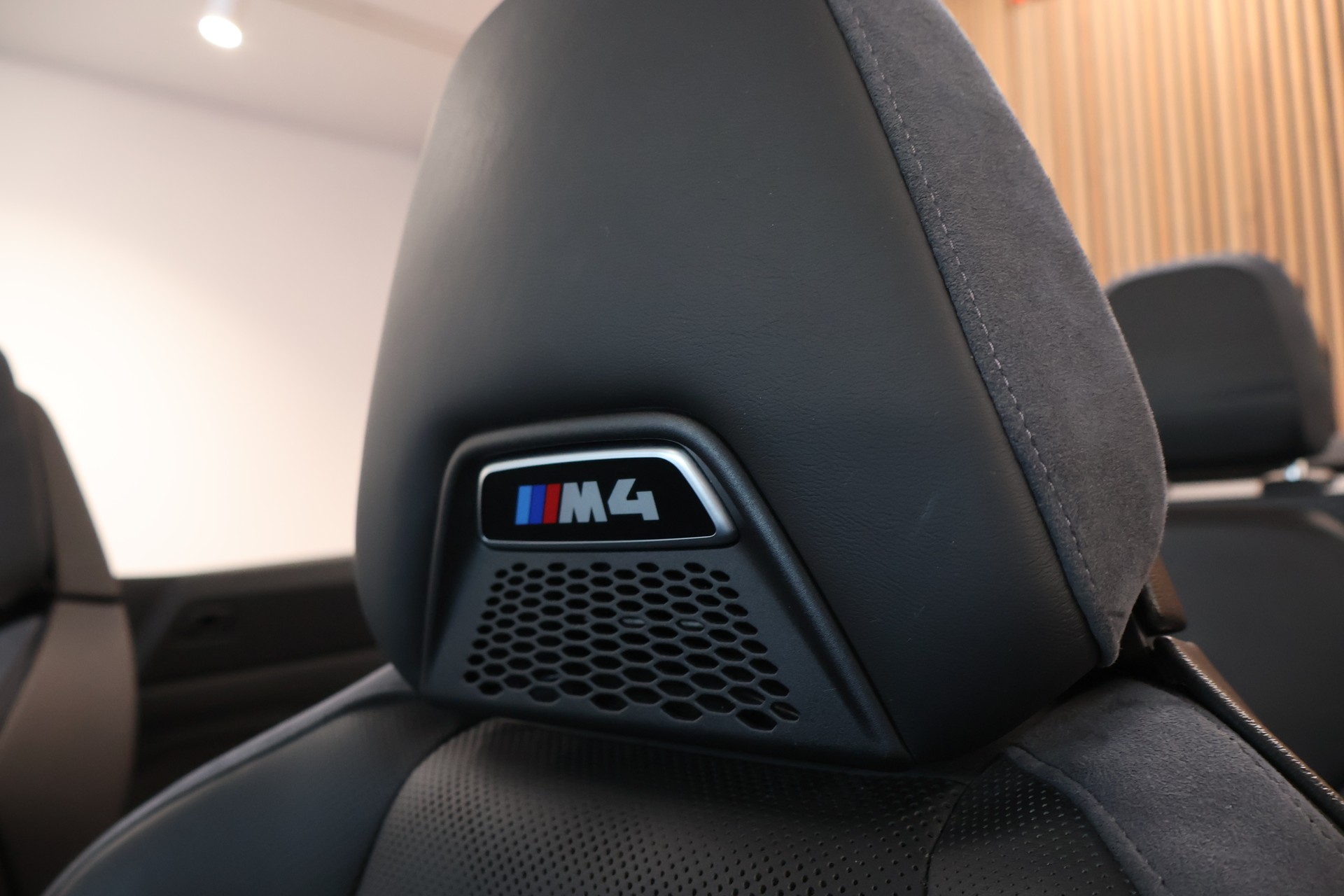 BMW M4 Cabrio Competition M xDrive-image-25