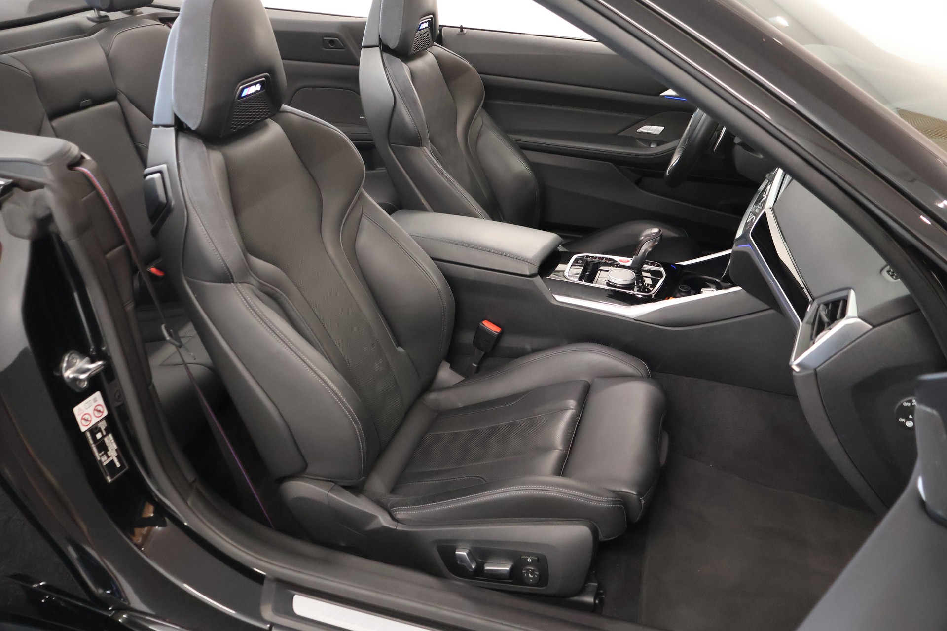 BMW M4 Cabrio Competition M xDrive-image-16