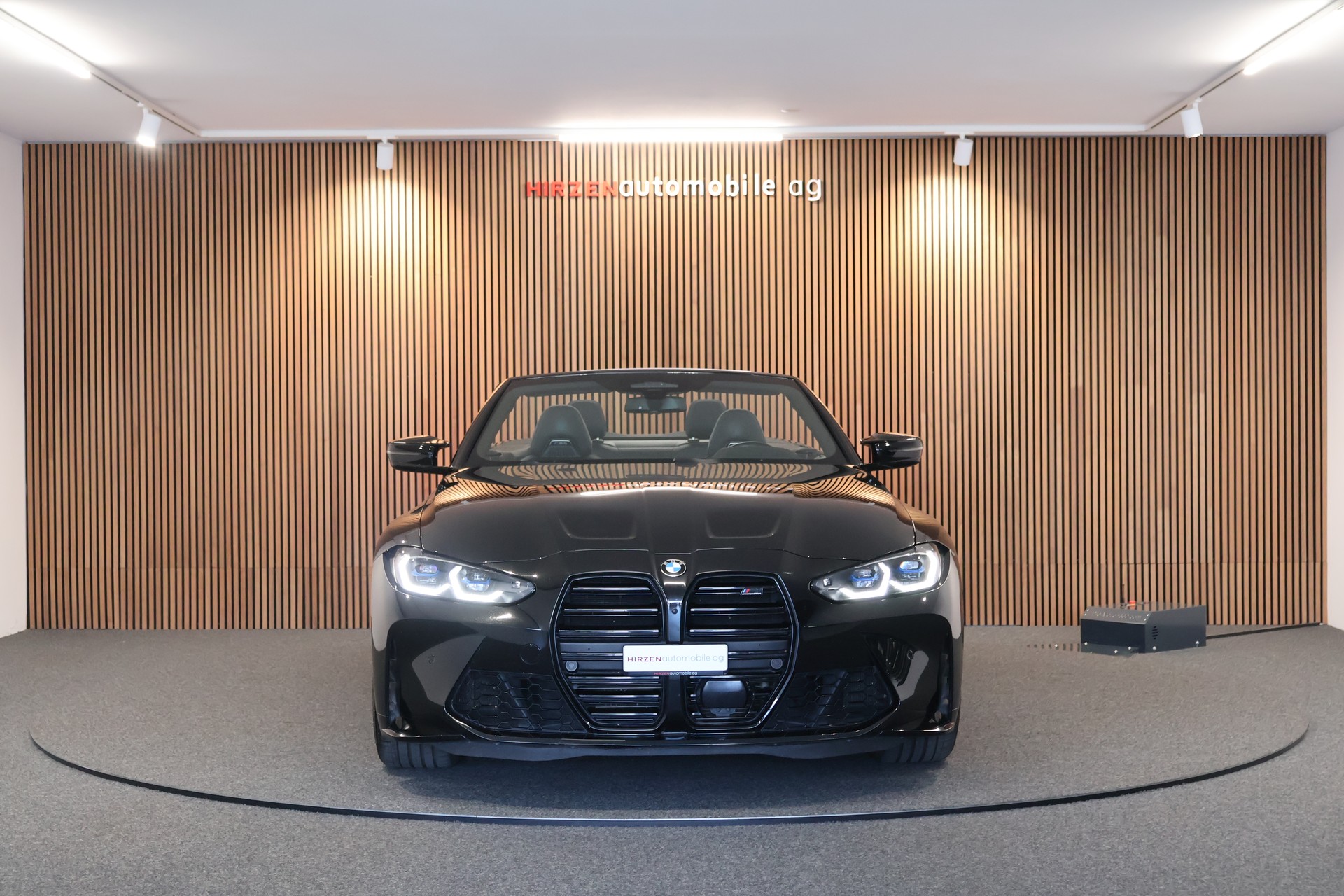 BMW M4 Cabrio Competition M xDrive-image-11