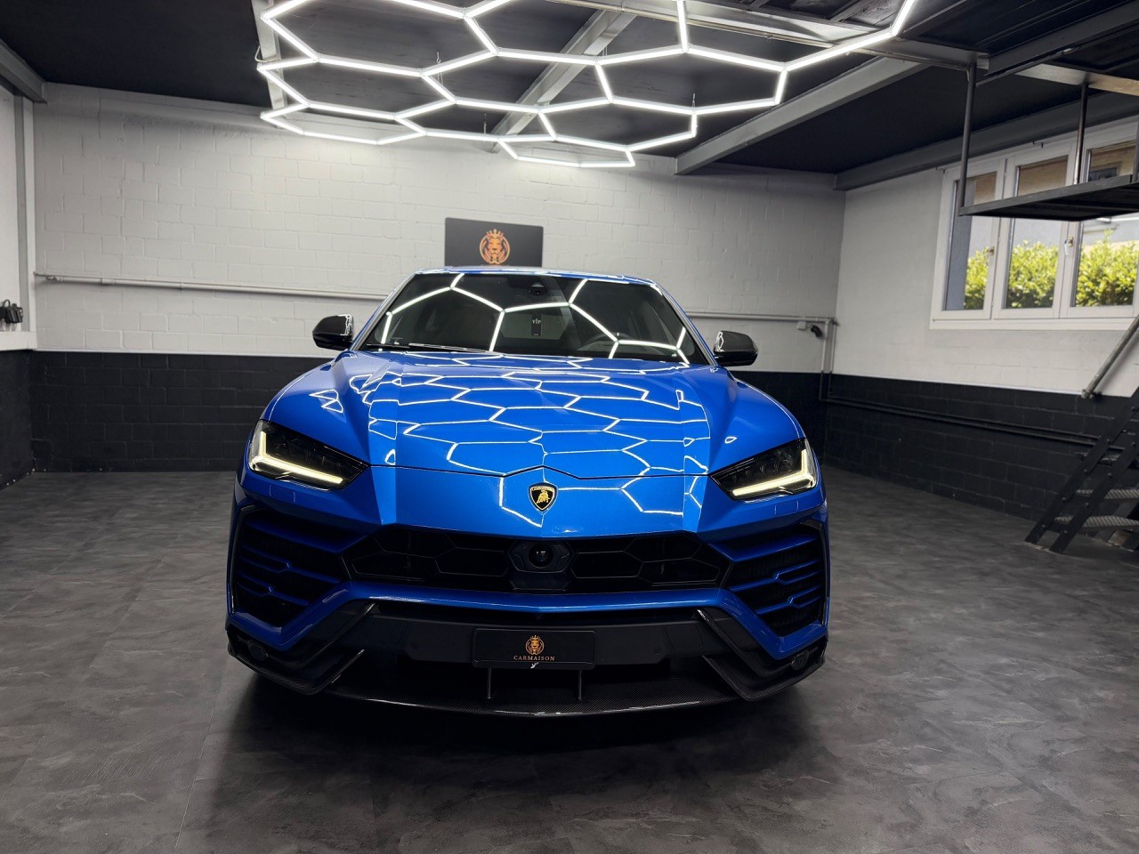 LAMBORGHINI Urus E-Gear | Akrapovic | Full Carbon | Panorama Dach | Lambo Garantie-image-1