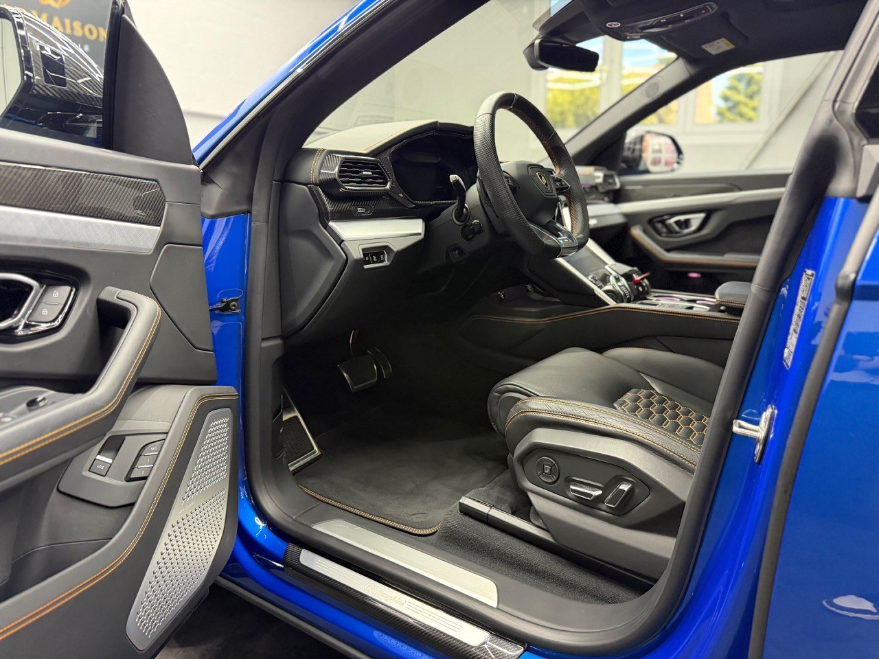 LAMBORGHINI Urus E-Gear | Akrapovic | Full Carbon | Panorama Dach | Lambo Garantie-image-11