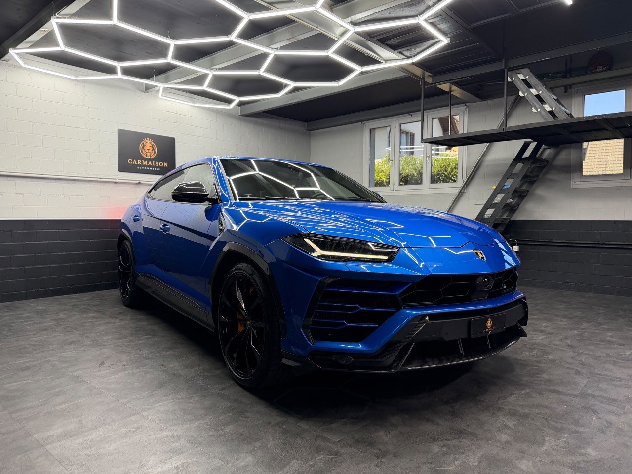 LAMBORGHINI Urus E-Gear | Akrapovic | Full Carbon | Panorama Dach | Lambo Garantie-image-0