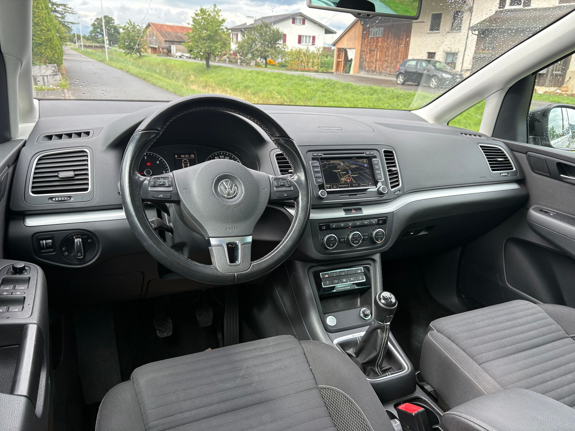 VW Sharan 2.0 TDI BlueMotion Technology Cup 4Motion-image-7