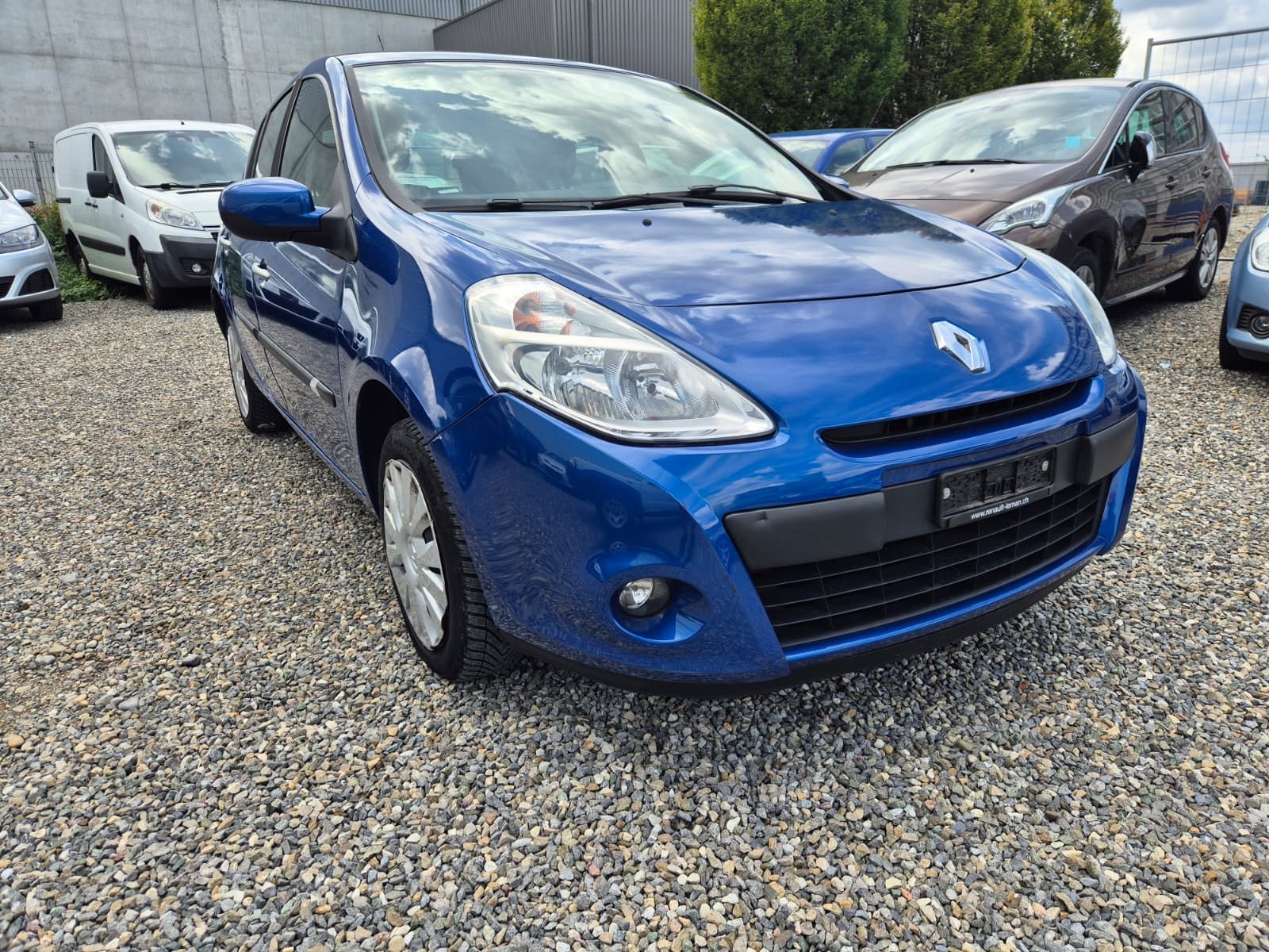 RENAULT Clio 1.2 16V Expression-image-0