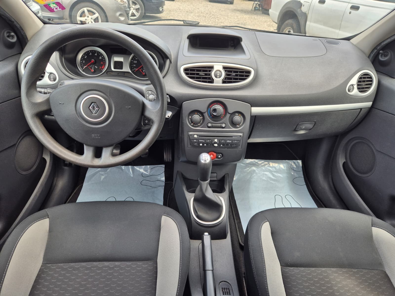 RENAULT Clio 1.2 16V Expression-image-6