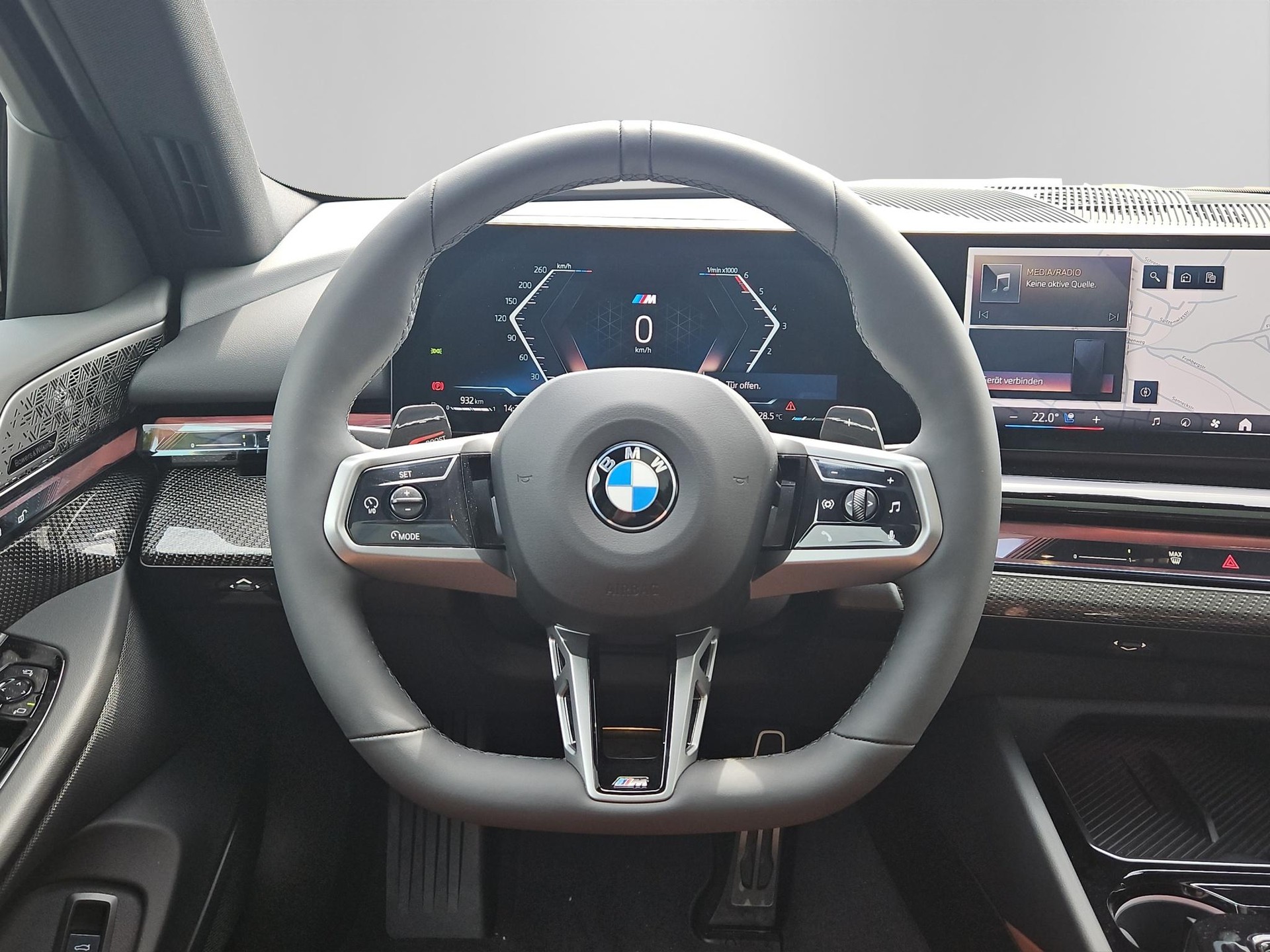 BMW 540d xDrive Touring-image-12