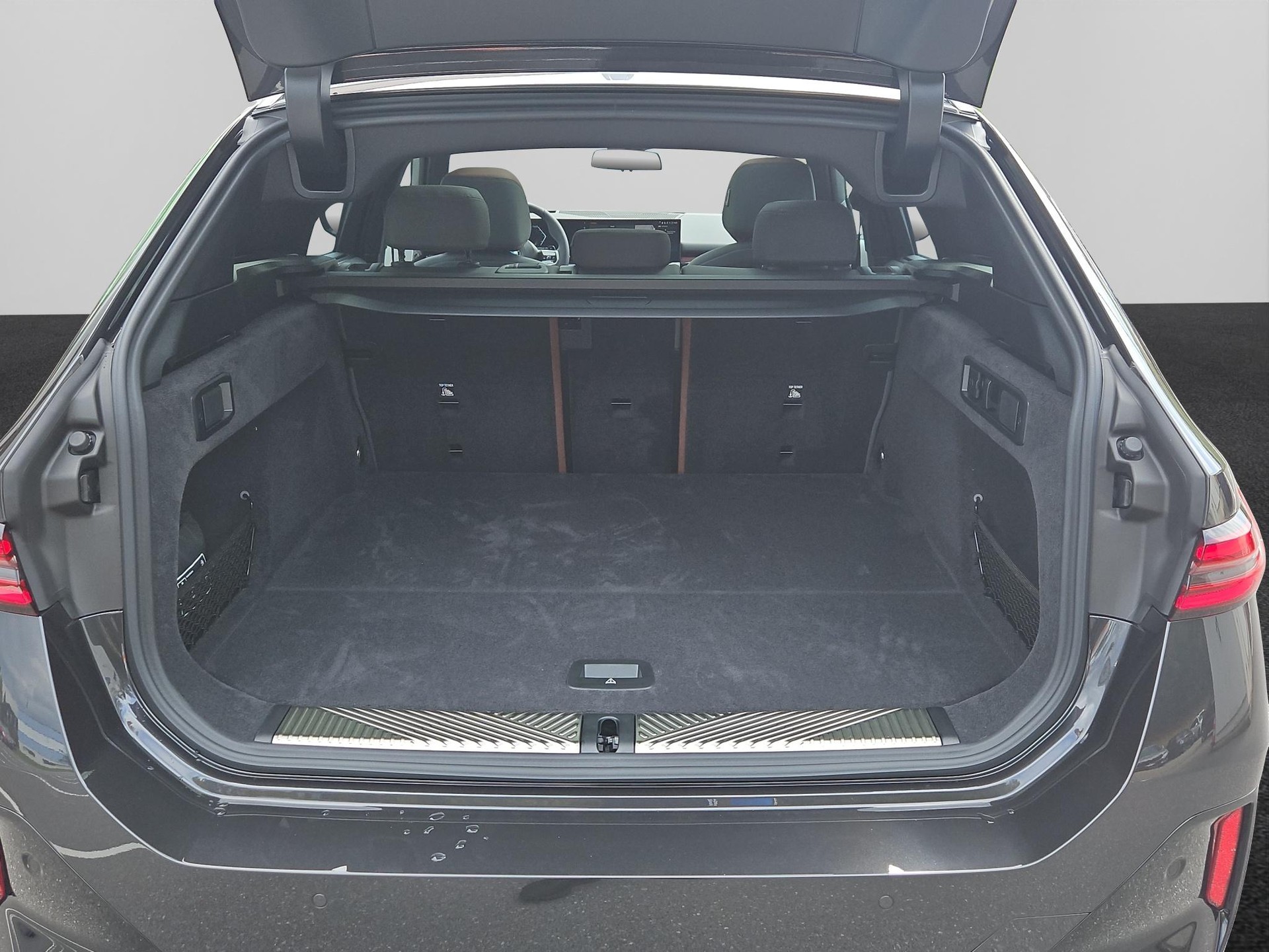 BMW 540d xDrive Touring-image-19