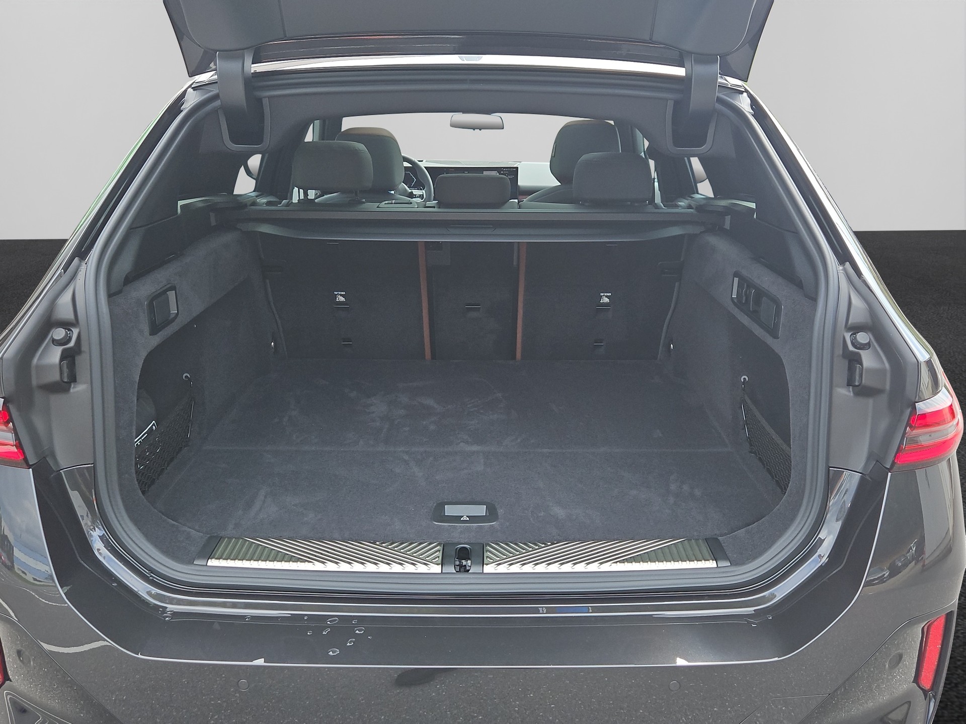 BMW 540d xDrive Touring-image-19