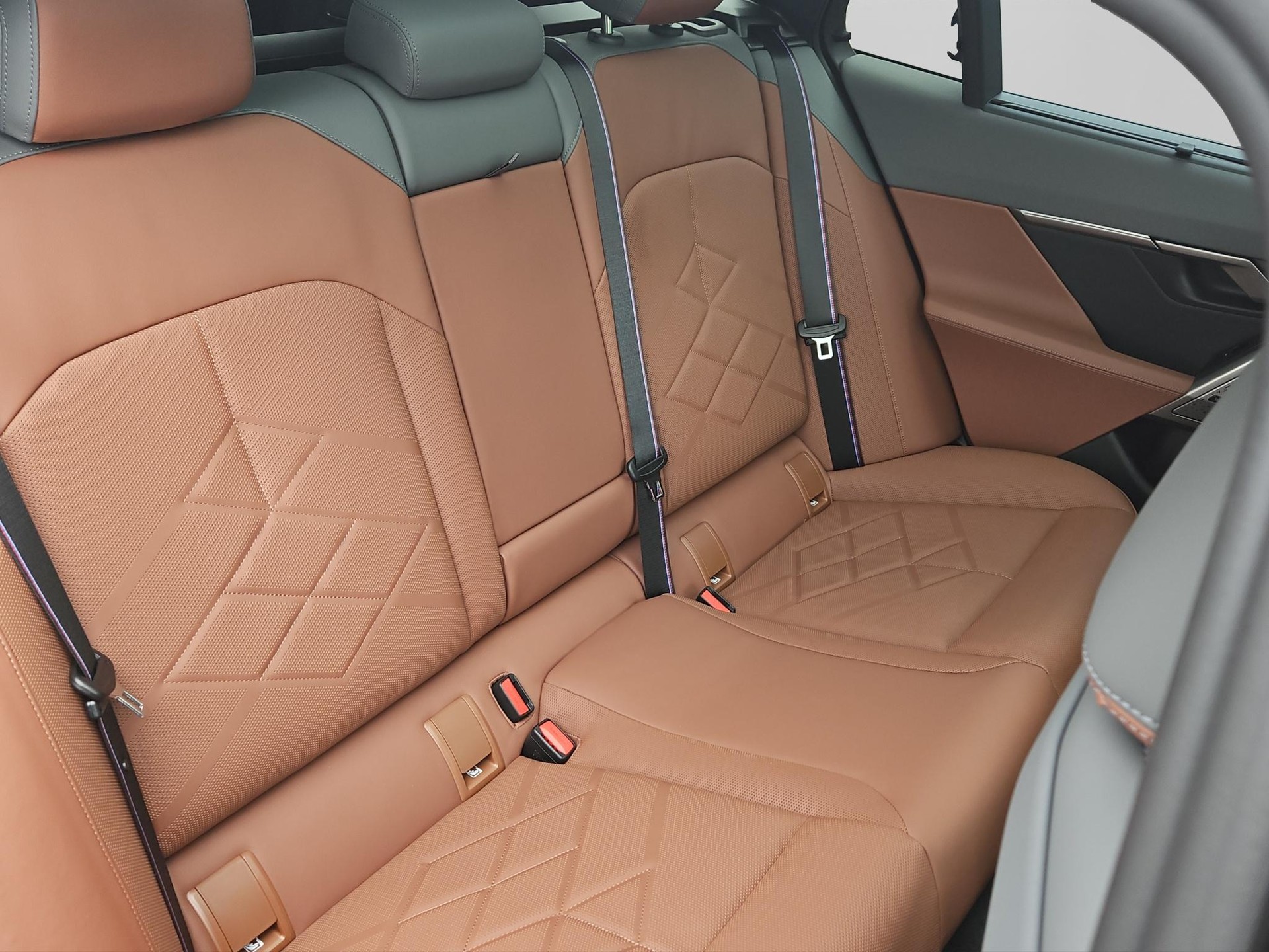 BMW 540d xDrive Touring-image-17
