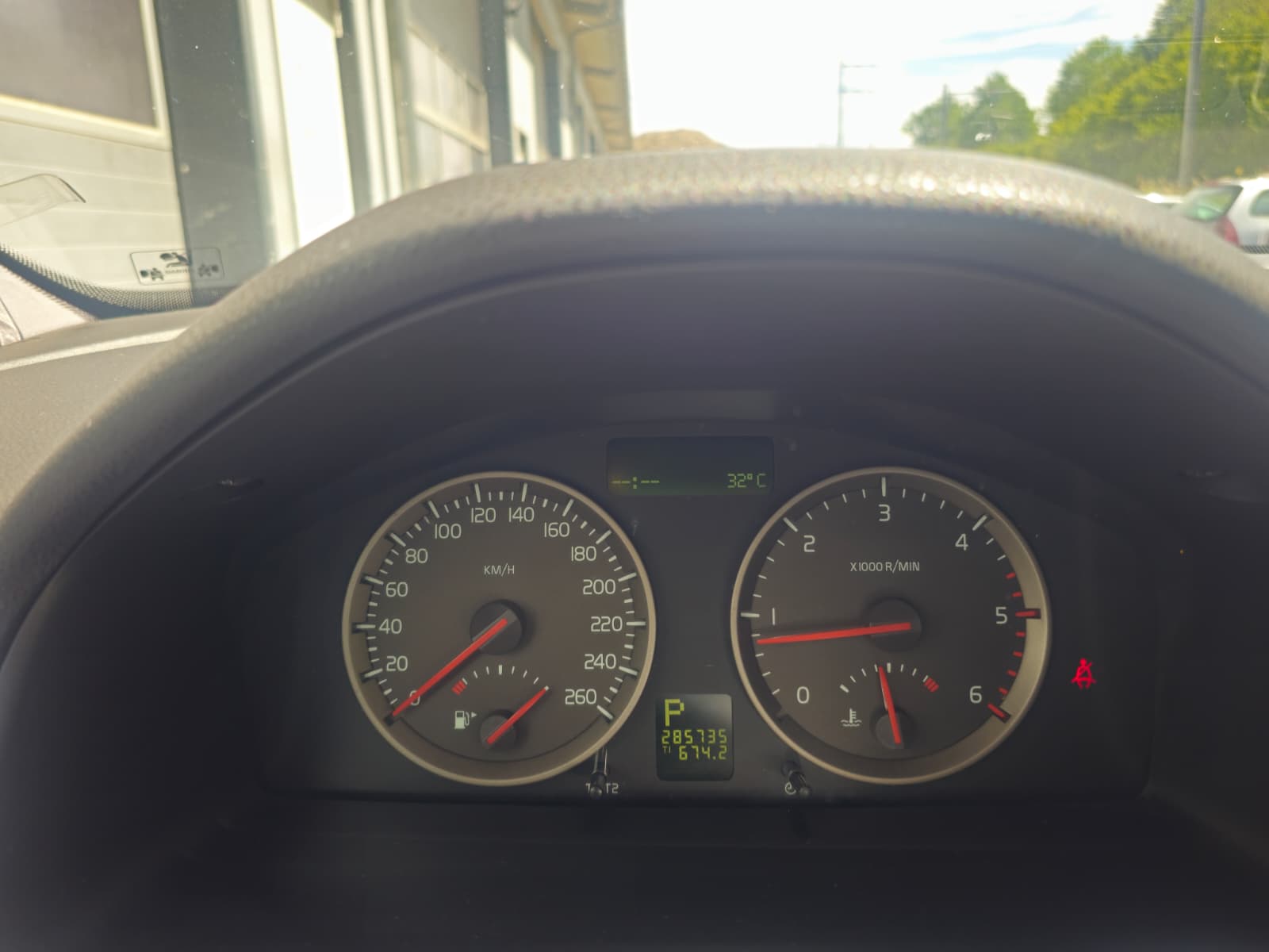 VOLVO V50 D5-image-6