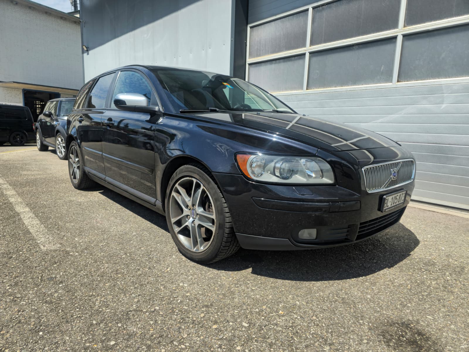 VOLVO V50 D5-image-2