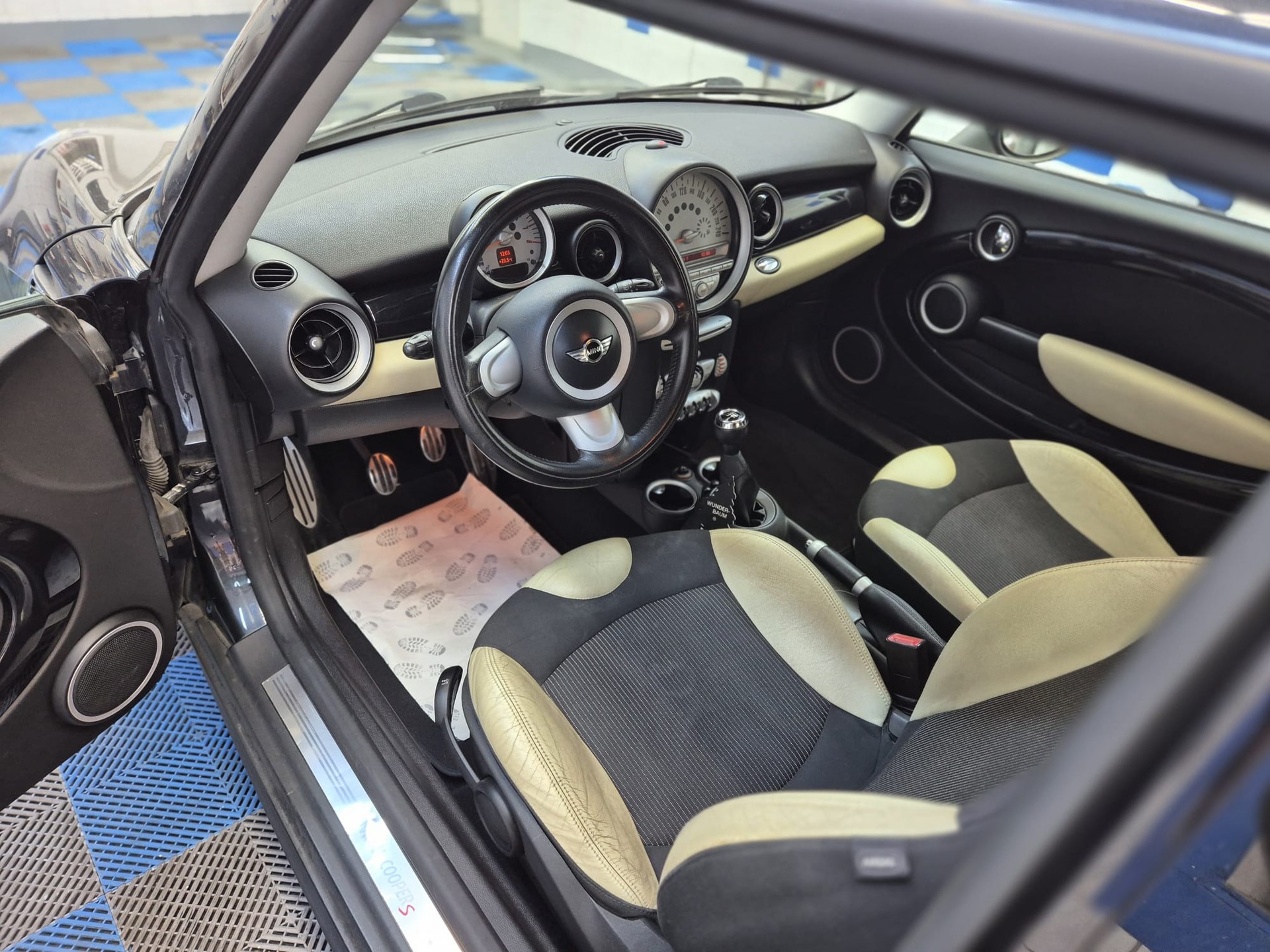 MINI Cooper S-image-8