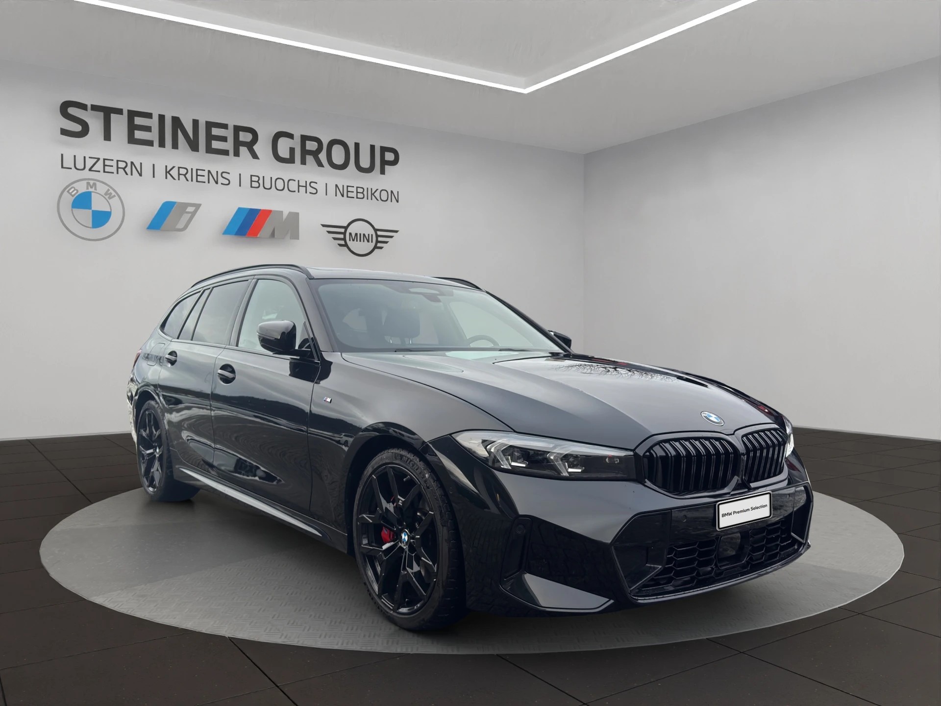 BMW 320d xDrive 48V Touring Steptronic M Sport Pro-showroom-element-2