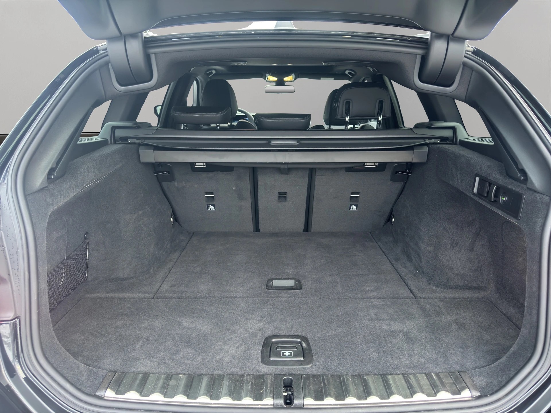 BMW 320d xDrive 48V Touring Steptronic M Sport Pro-image-20